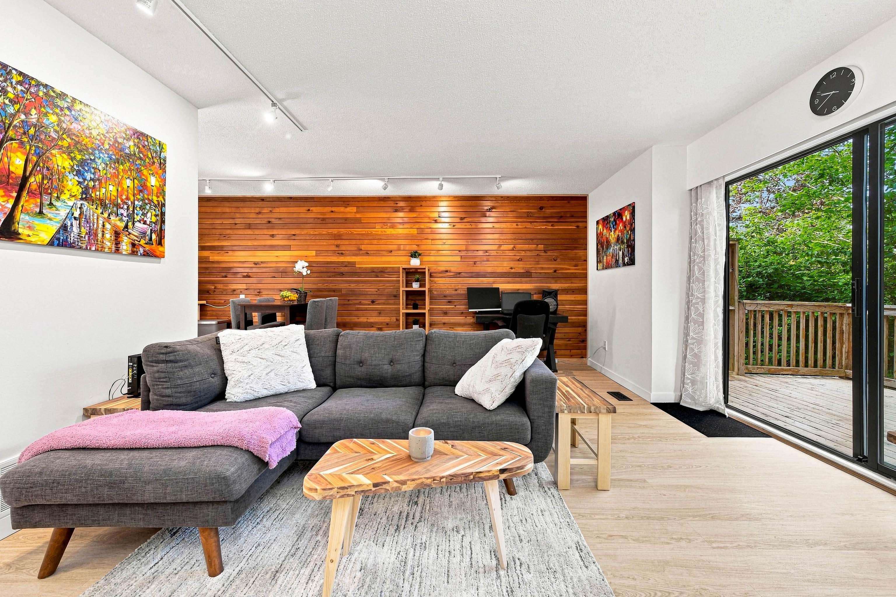 877 Old Lillooet Road, North Vancouver, V7J 2H6 — photo 3