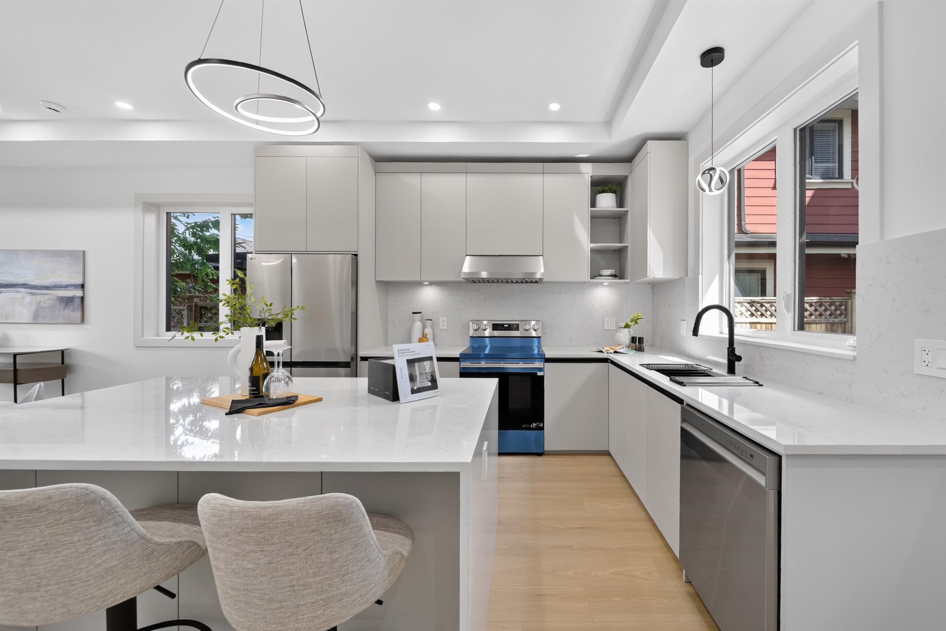3 - 6555 Carnegie Street, Burnaby, V5B 1Y2 — photo 3