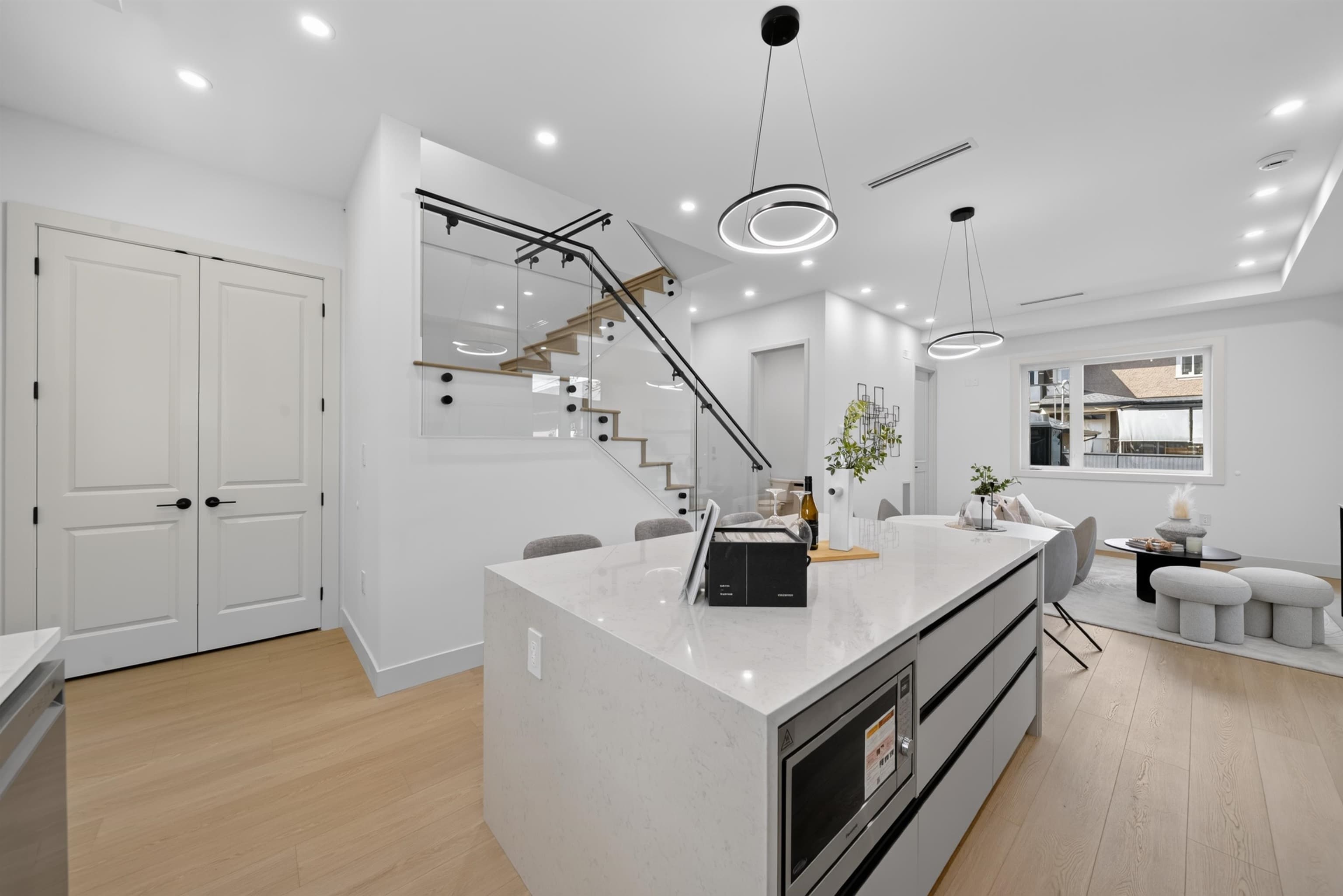 3 - 6555 Carnegie Street, Burnaby, V5B 1Y2 — photo 5