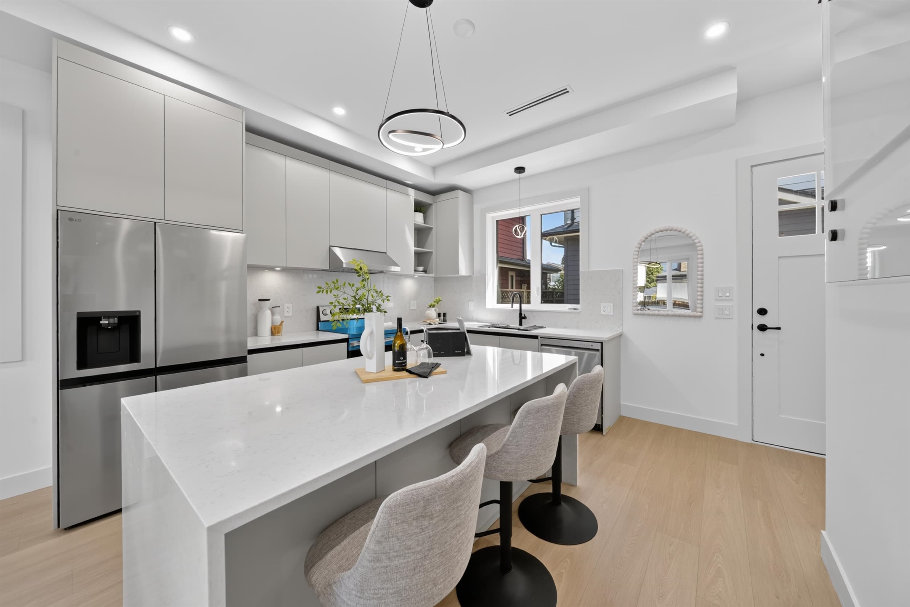 3 - 6555 Carnegie Street, Burnaby, V5B 1Y2 — photo 4