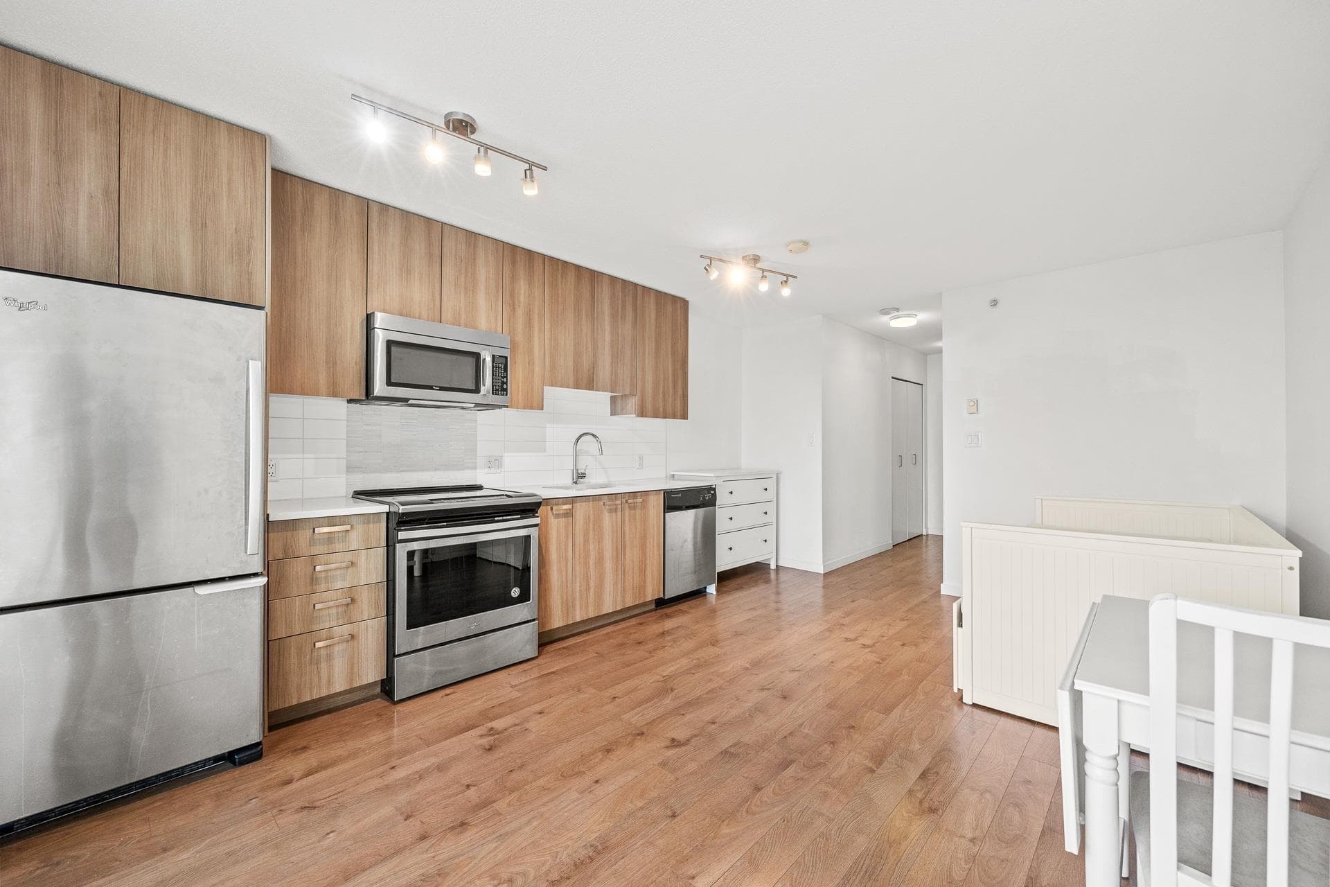 2511 - 13325 102a Avenue, Surrey, V3T 0J5 — photo 2