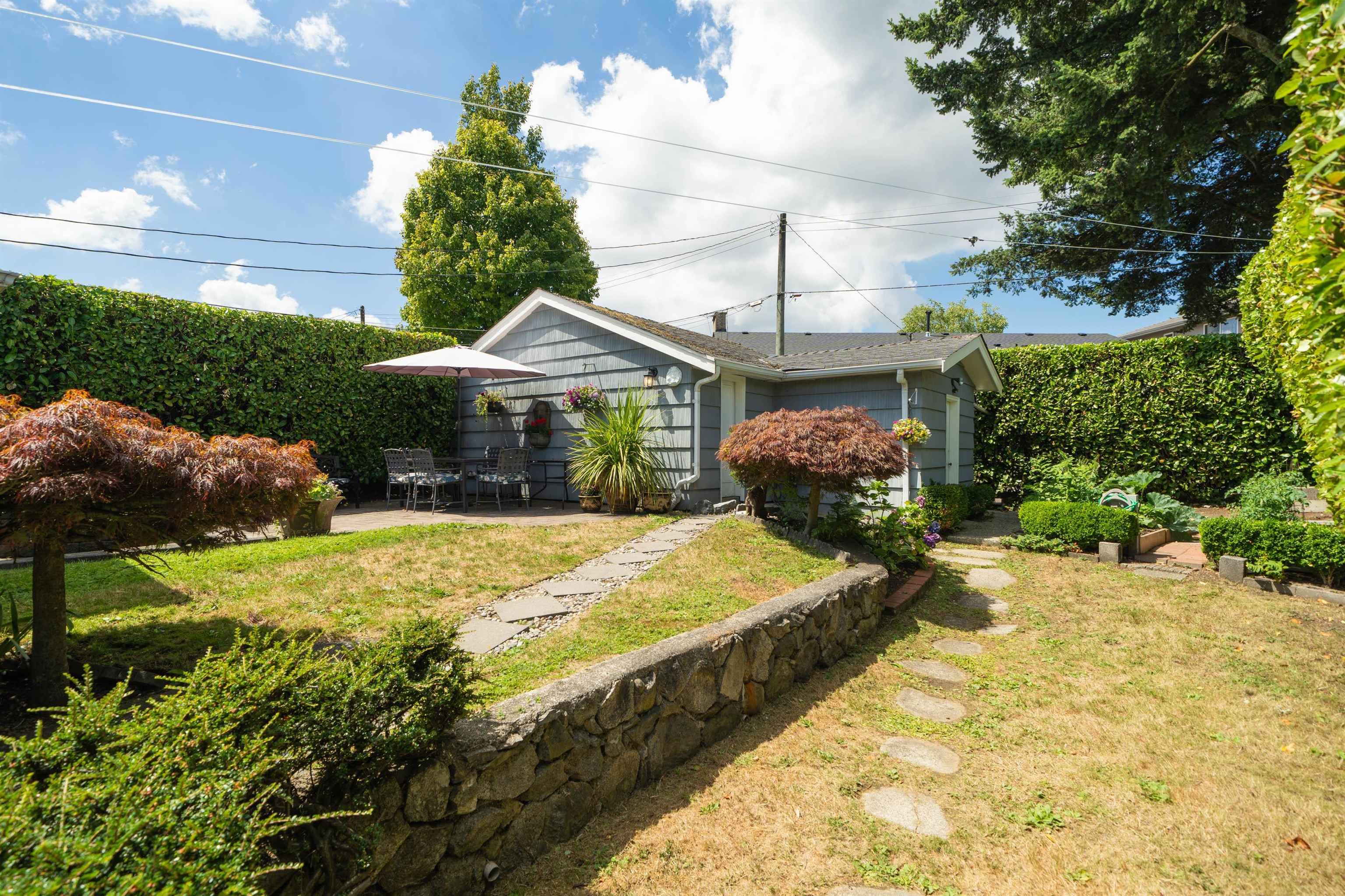 335 Churchill Avenue, New Westminster, V3L 4P5 — photo 3