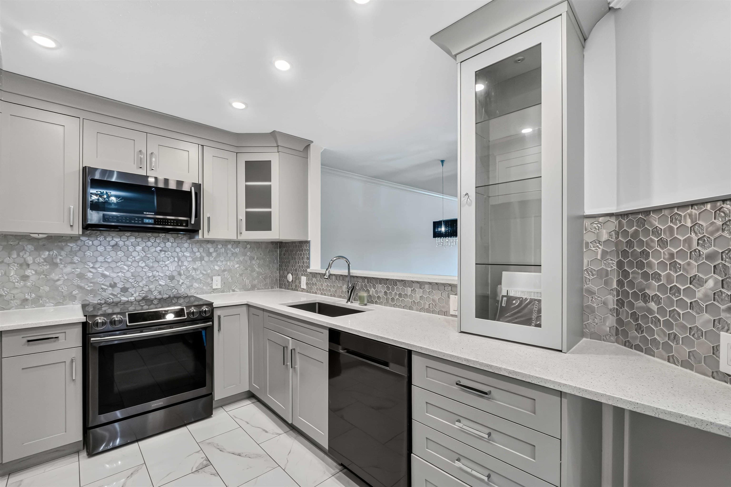 404 - 13680 84 Avenue, Surrey, V3W 0T6 — photo 3