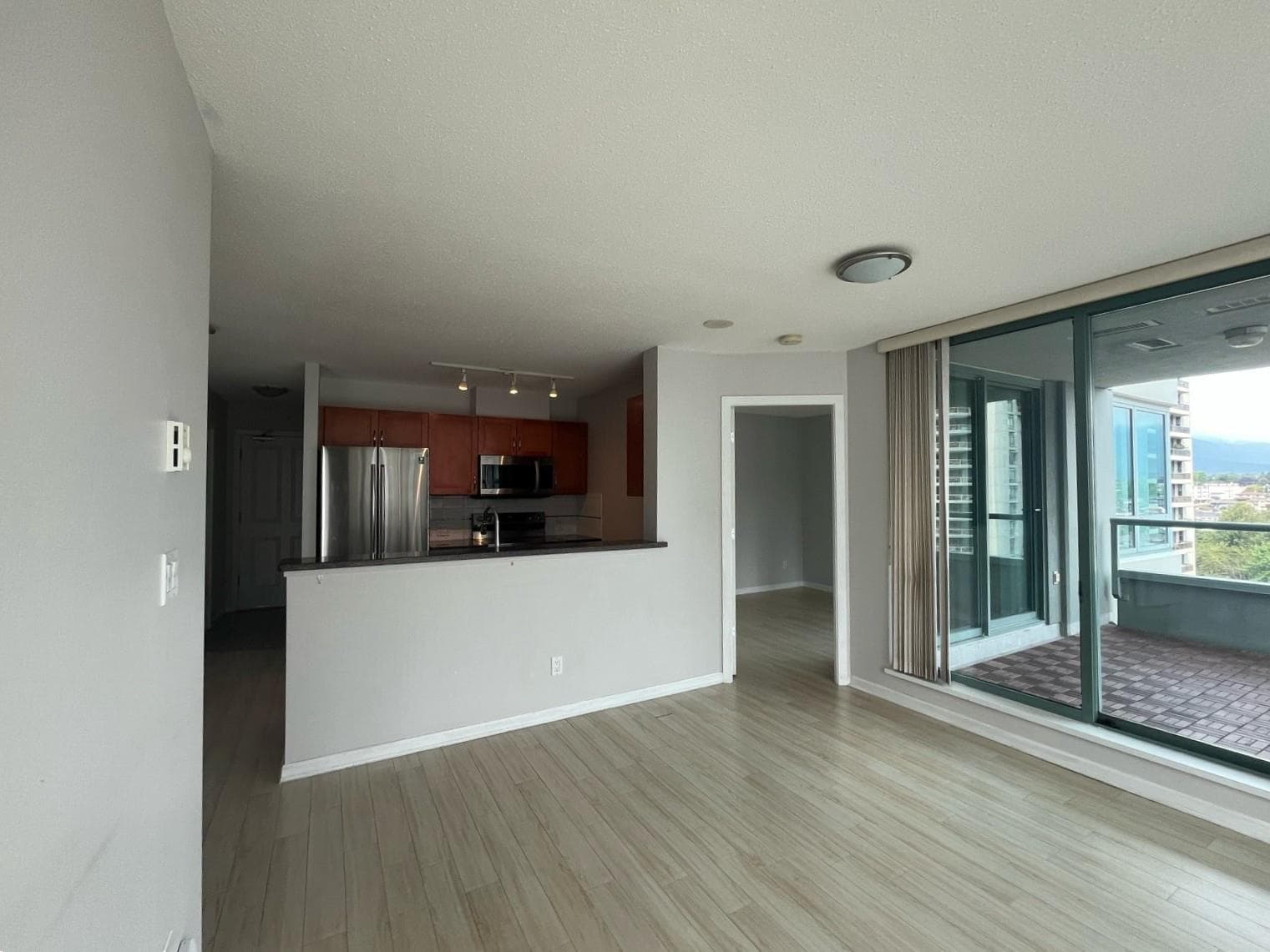 1606 - 4380 Halifax Street, Burnaby, V5C 6R3 — photo 2