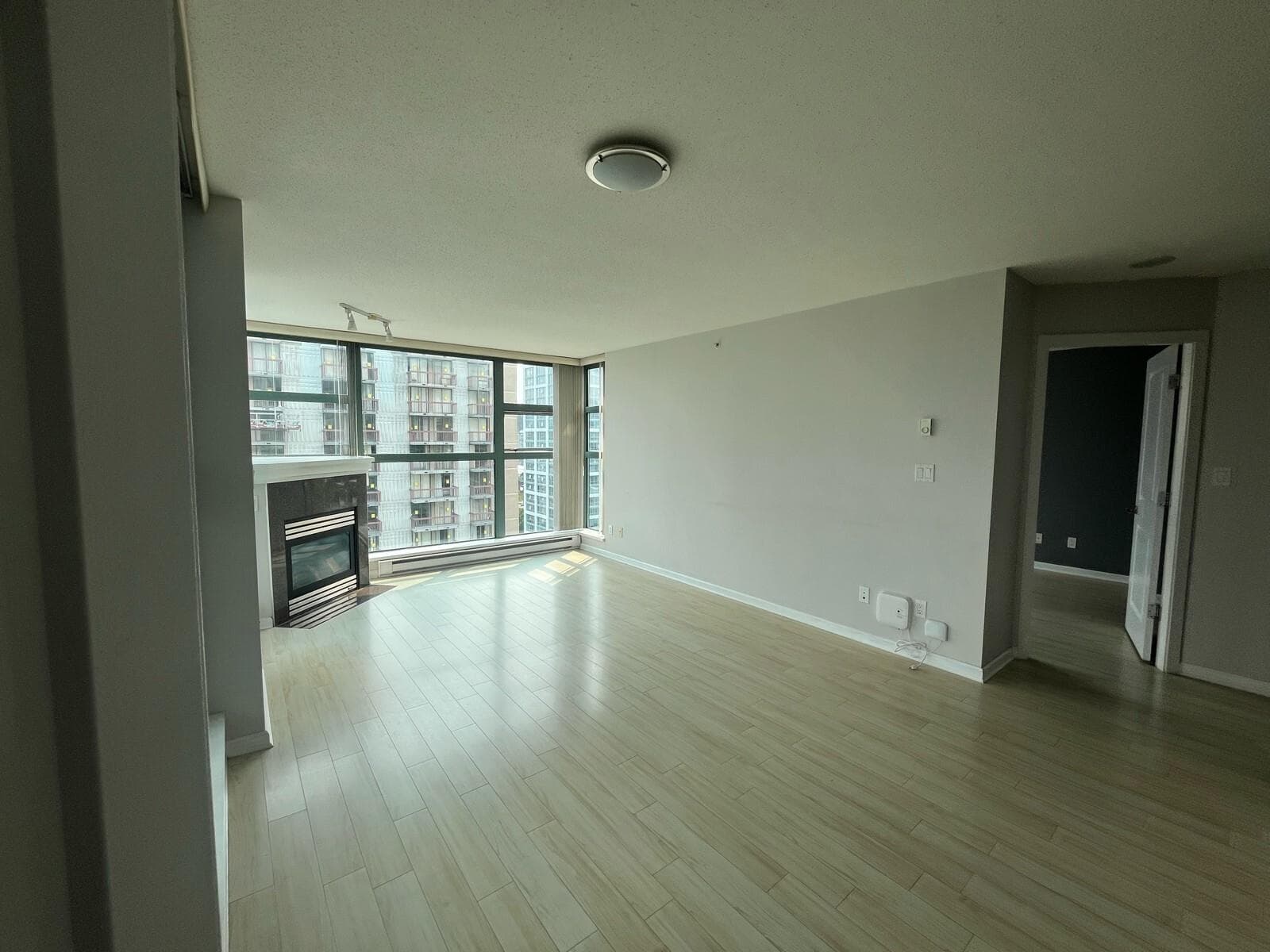 1606 - 4380 Halifax Street, Burnaby, V5C 6R3 — photo 3