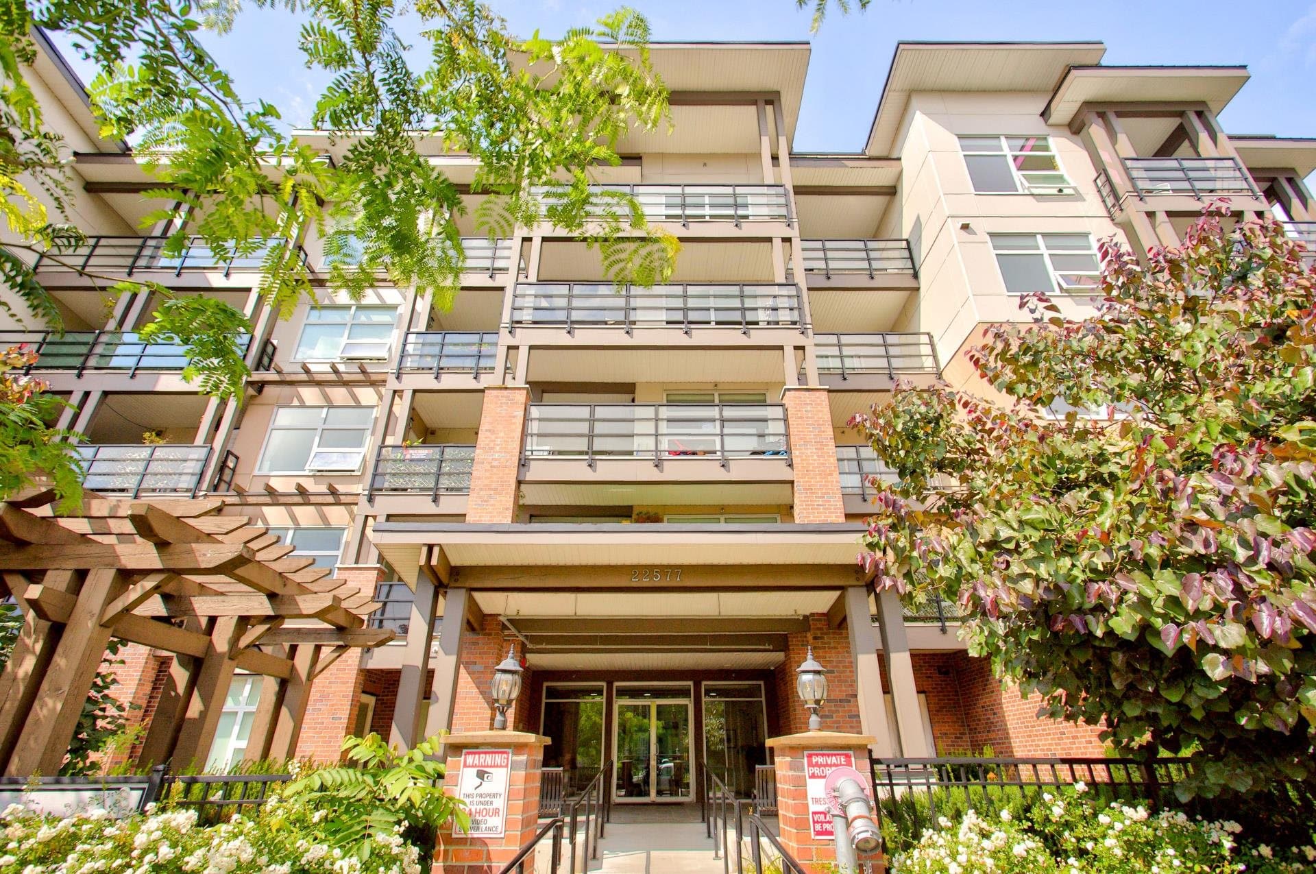 401 - 22577 Royal Crescent, Maple Ridge, V2X 2M2 — photo 1