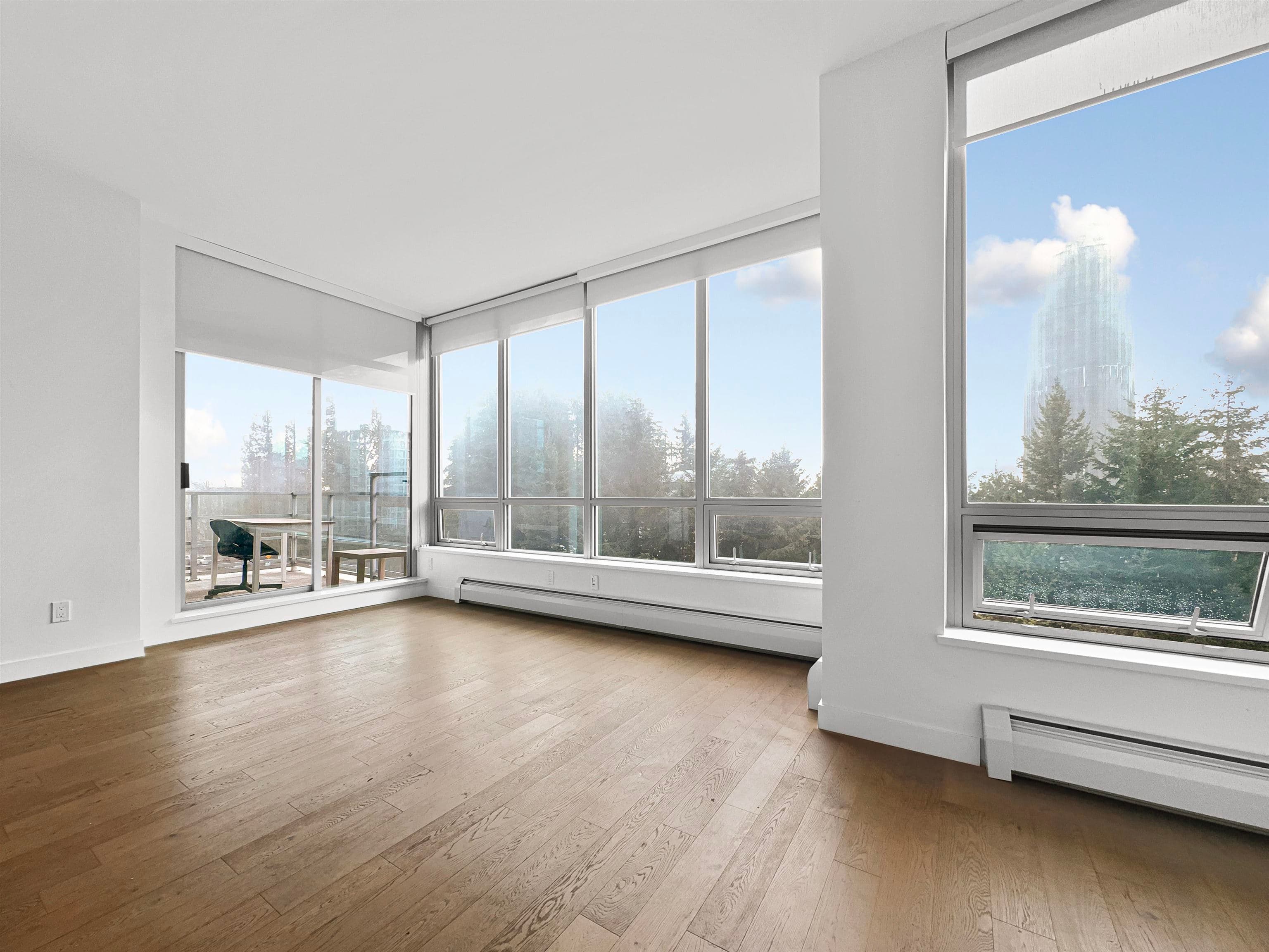 10xx - 9060 University Crescent, Burnaby, V5A 0E1 — photo 4