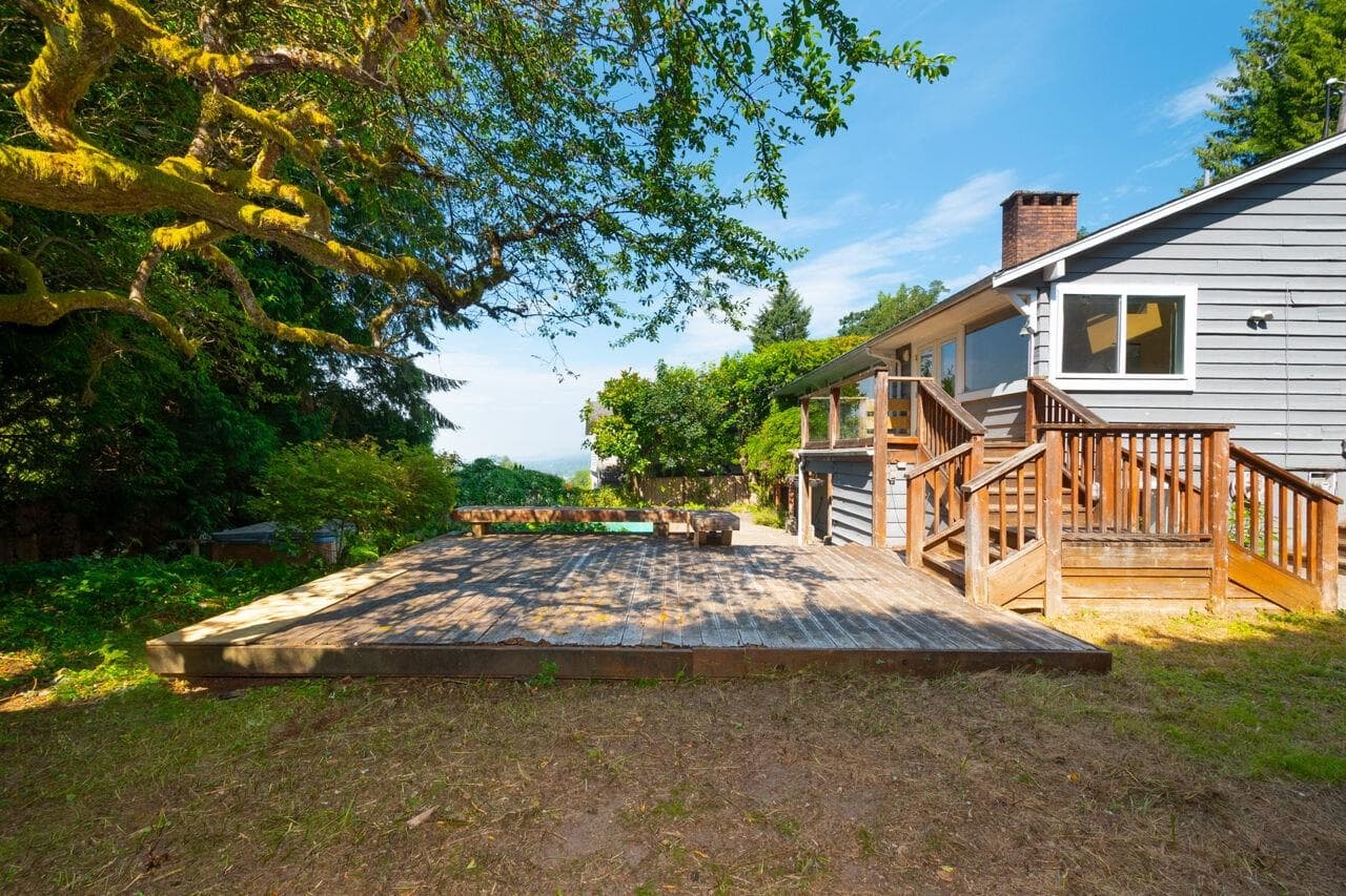 545 E Kings Road, North Vancouver, V7N 1J2 — photo 2