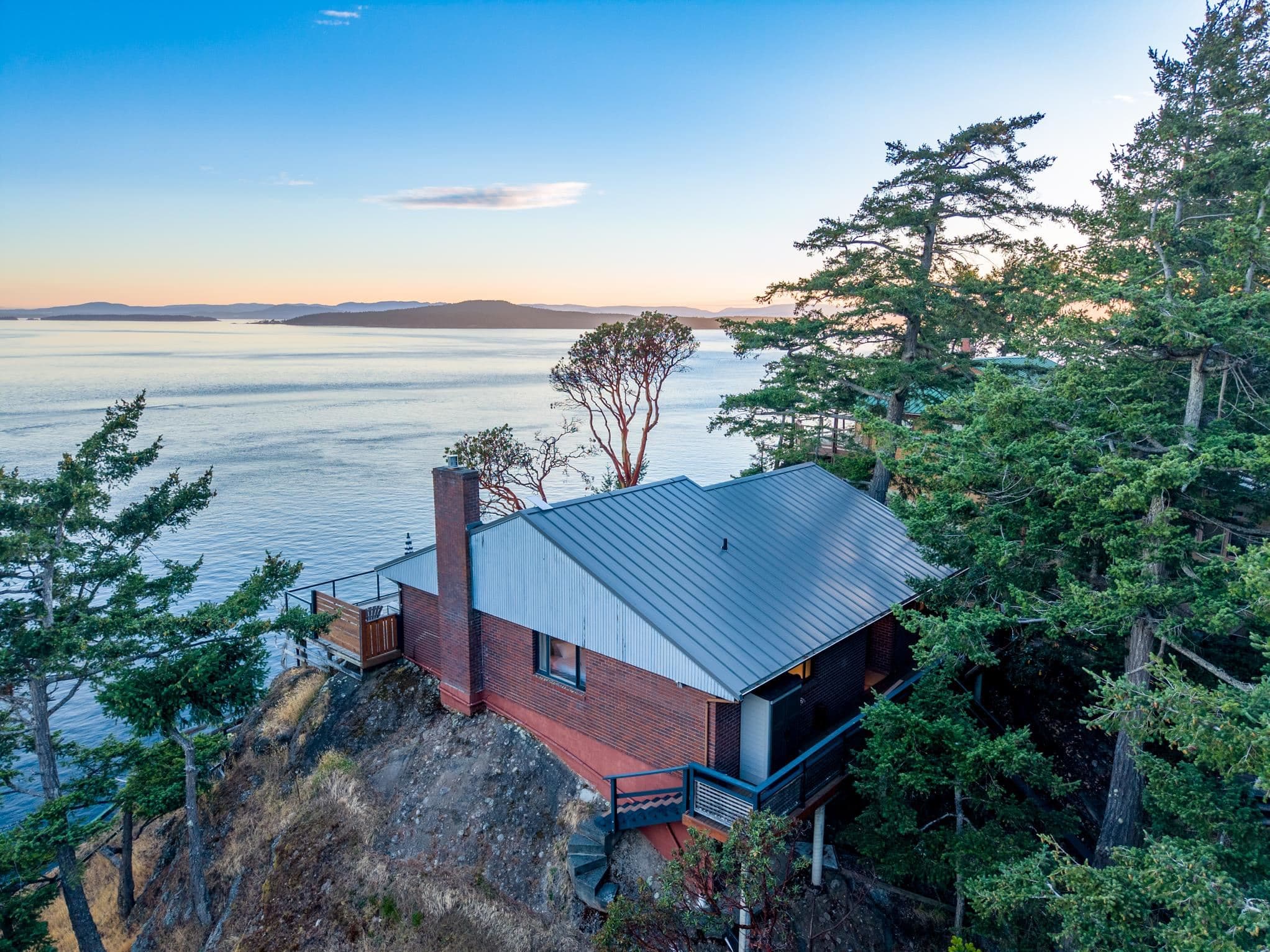 7918 Swanson View Drive, Pender Island, V0N 2M2 — photo 2