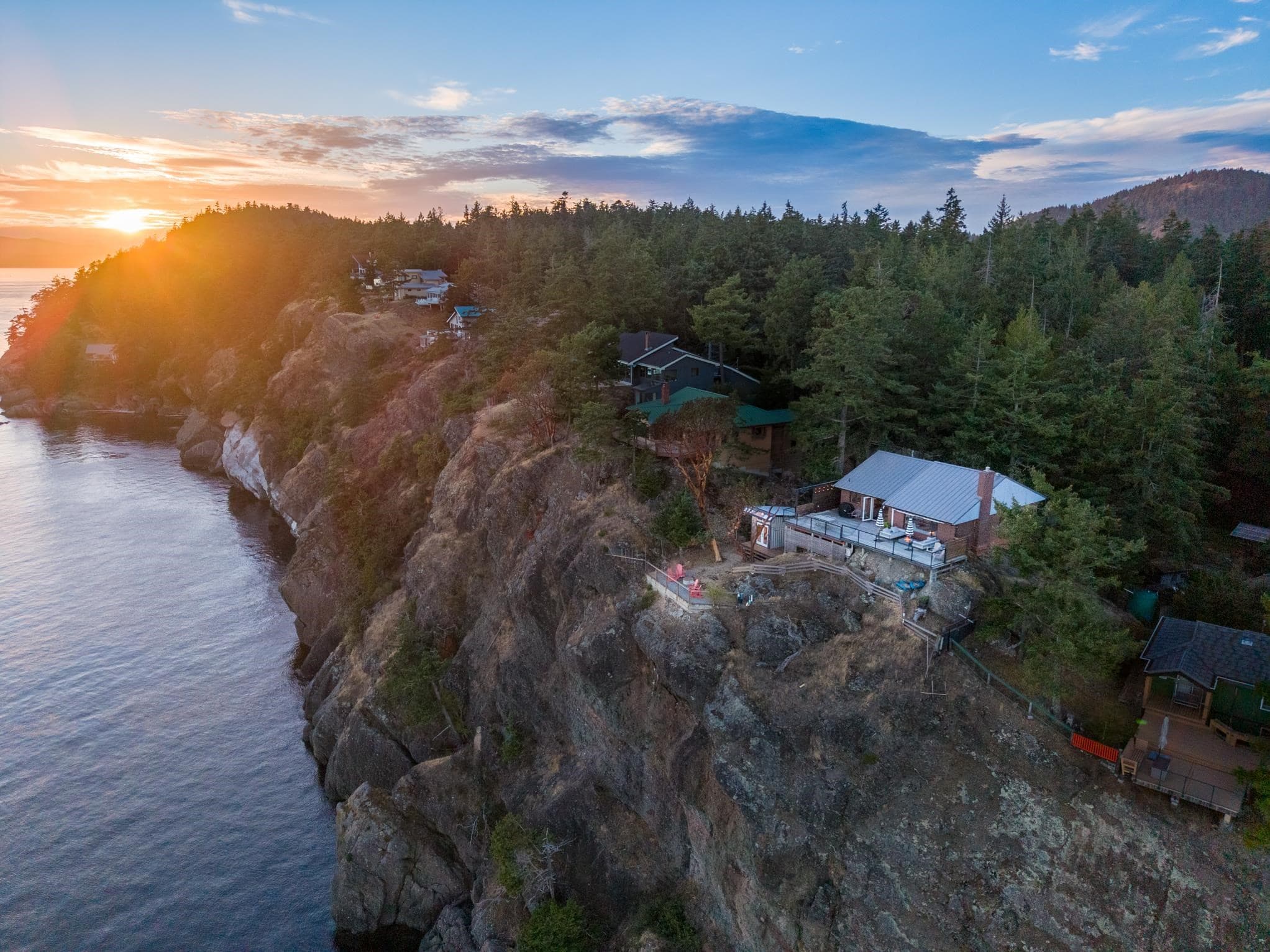 7918 Swanson View Drive, Pender Island, V0N 2M2 — photo 1