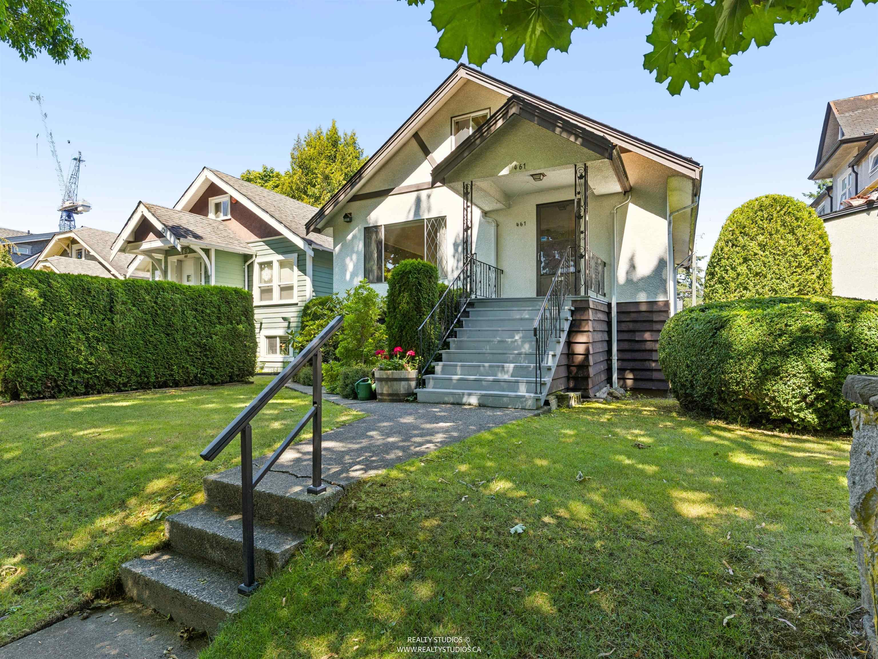 461 W 18th Avenue, Vancouver, V5Y 2A9 — photo 1