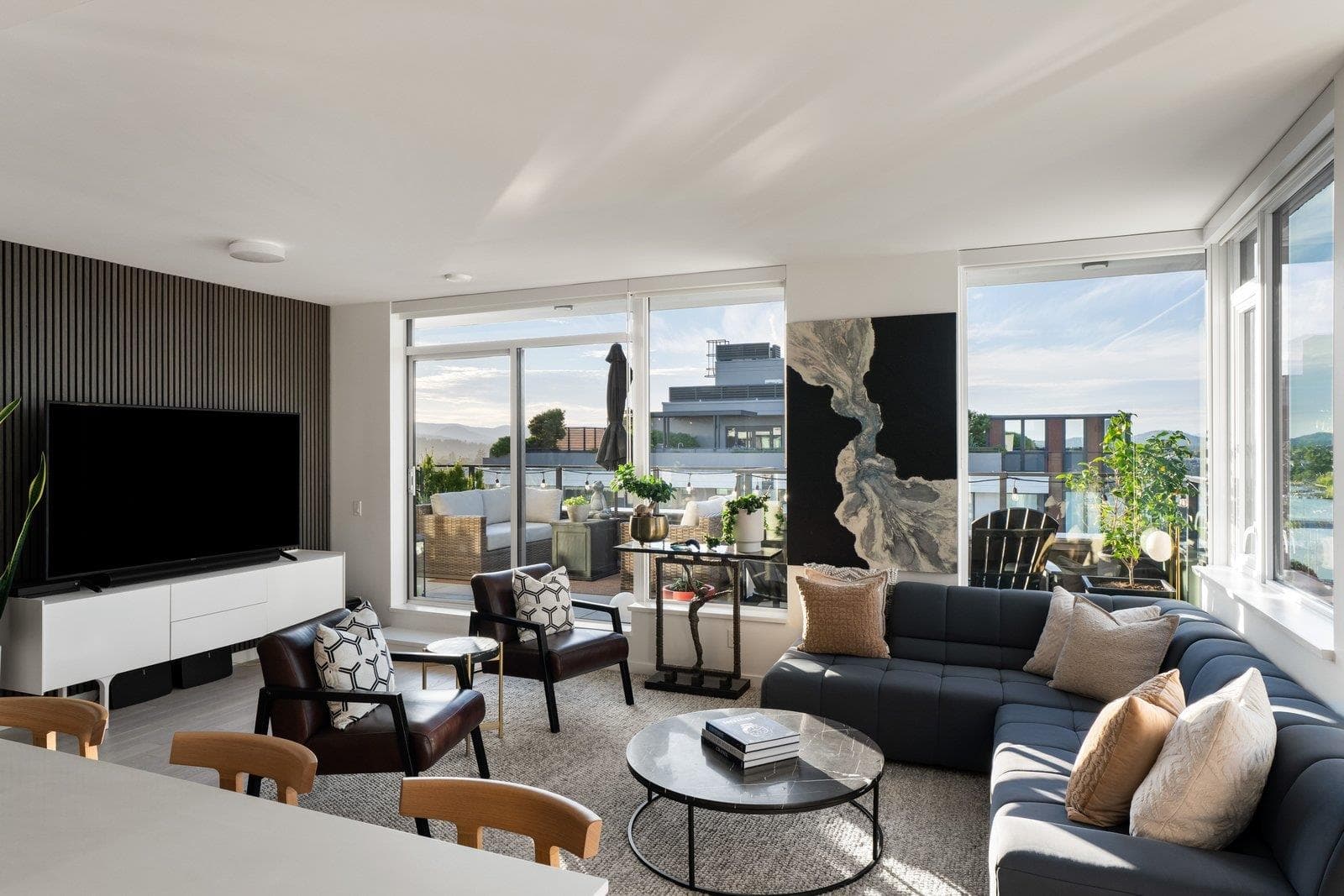 1304 - 363 Tyee Road, No City Value, V9A 0B5 — photo 4