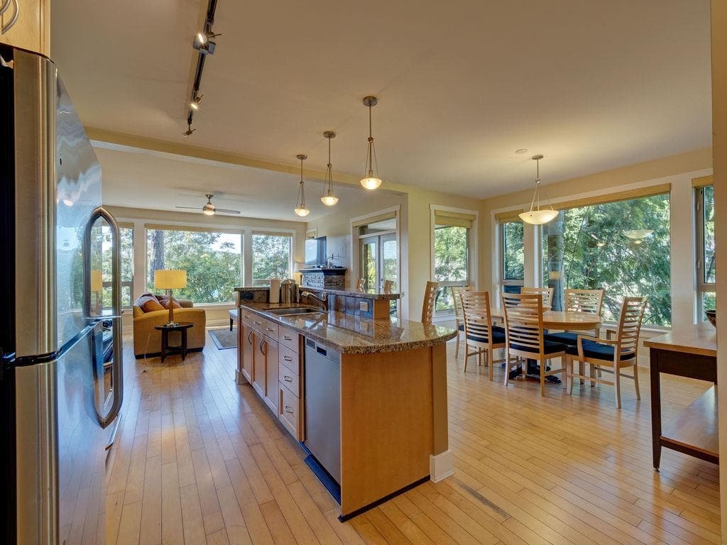 11D - 12849 Lagoon Road, Madeira Park, V0N 2H0 — photo 5