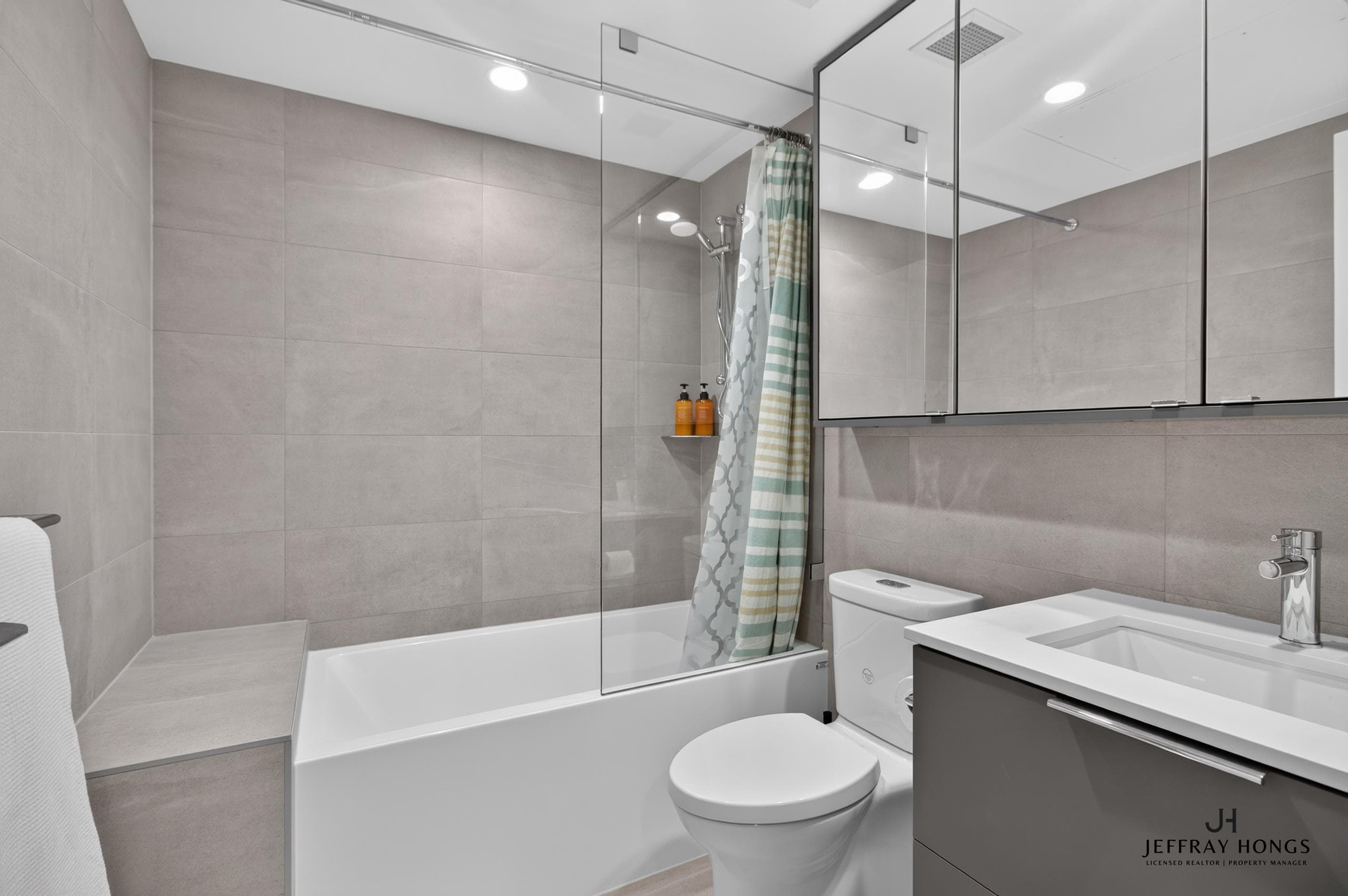 1X03 - 2135 Springer Avenue, Burnaby, V5H 3G9 — photo 3