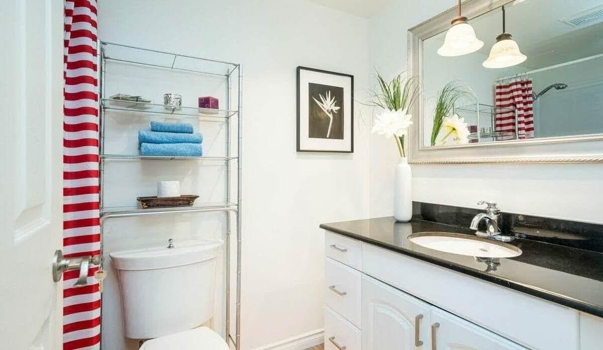 102 - 15020 North Bluff Road, White Rock, V4B 5A4 — photo 3