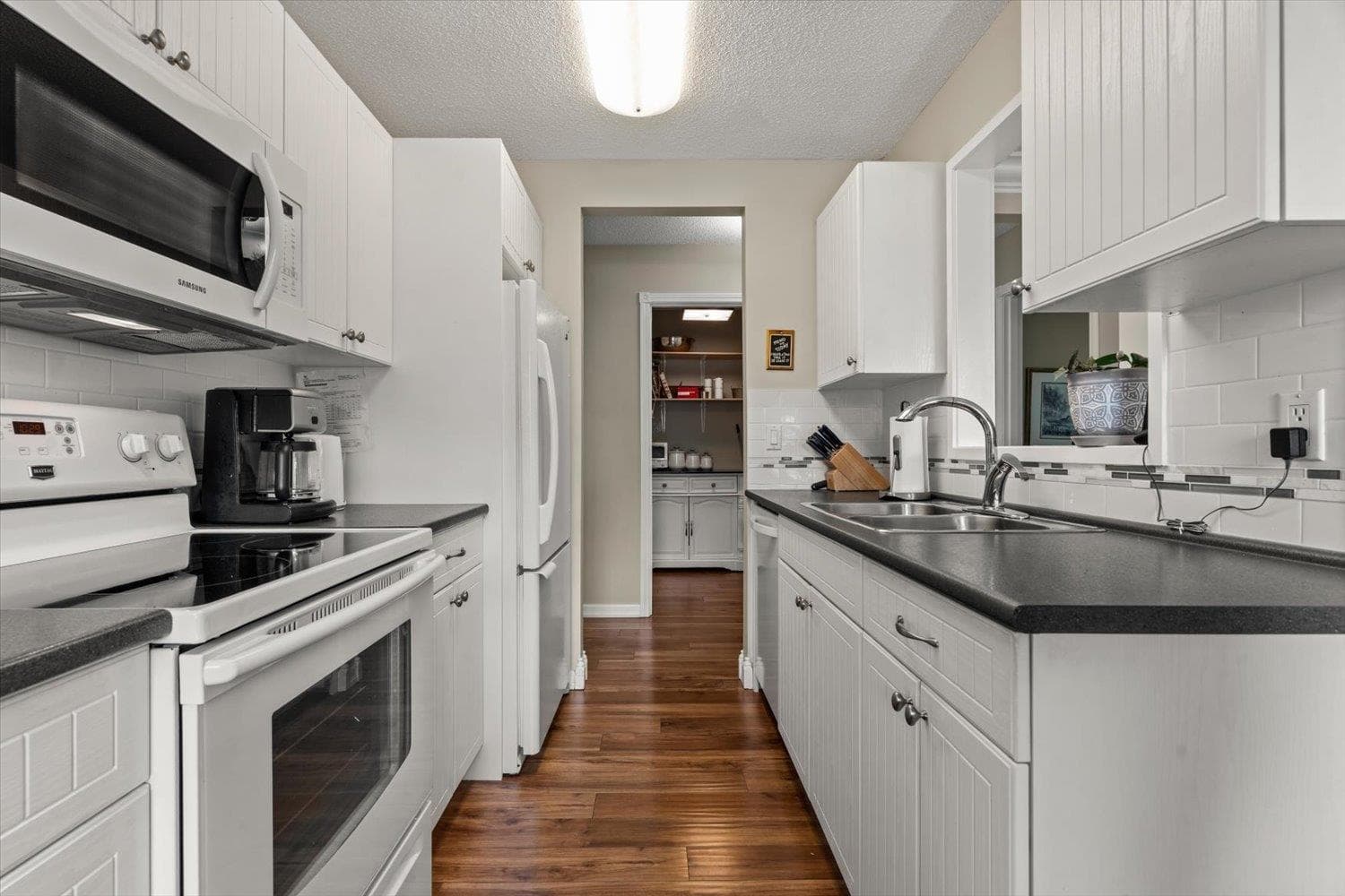 303 - 9425 Nowell Street, Chilliwack, V2P 4X8 — photo 4