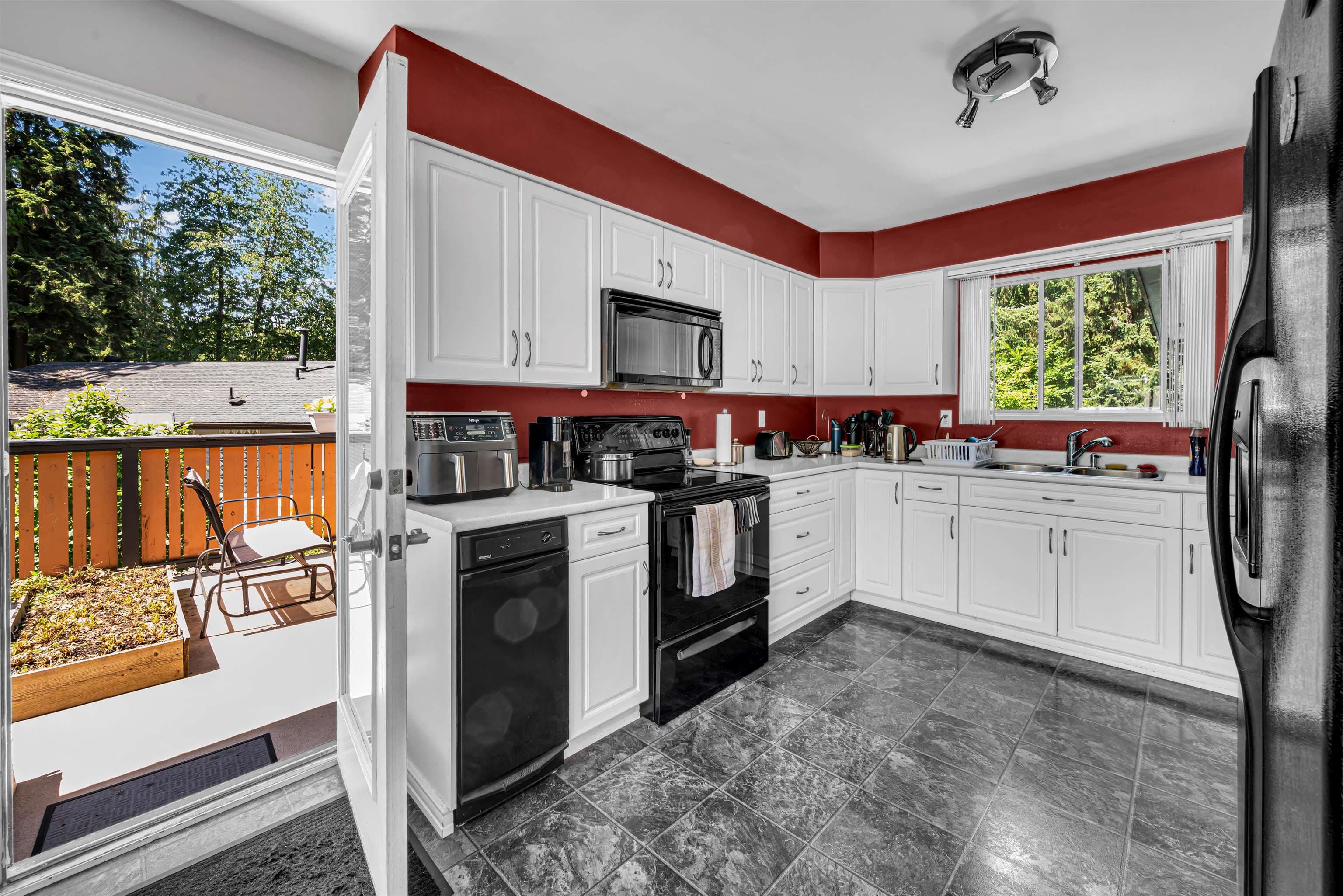 3255 Milton Avenue, North Vancouver, V7K 2B3 — photo 4
