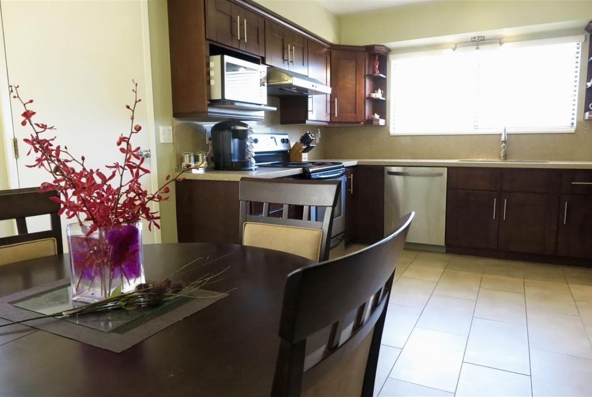 7291 Curtis Street, Burnaby, V5A 1K1 — photo 2
