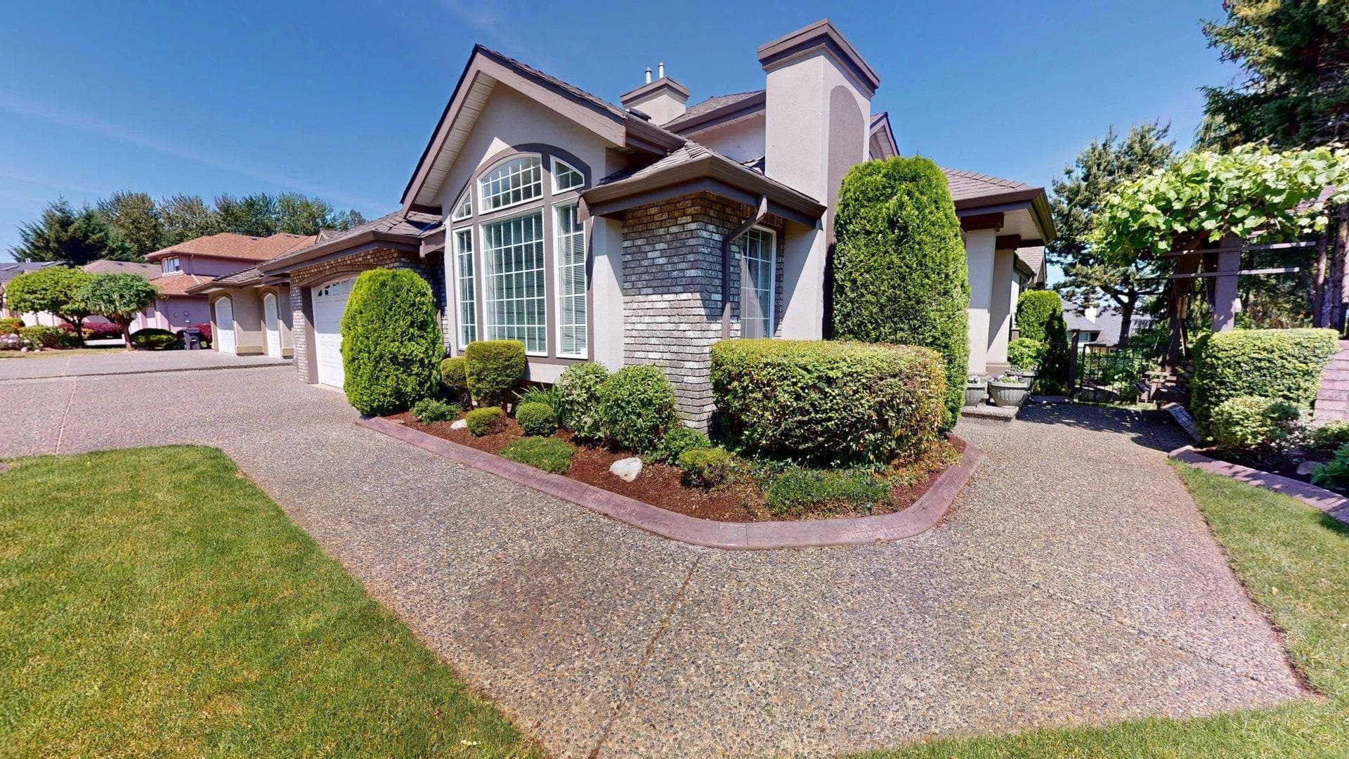 32767 Chilcotin Drive, Abbotsford, V2T 5S5 — photo 2
