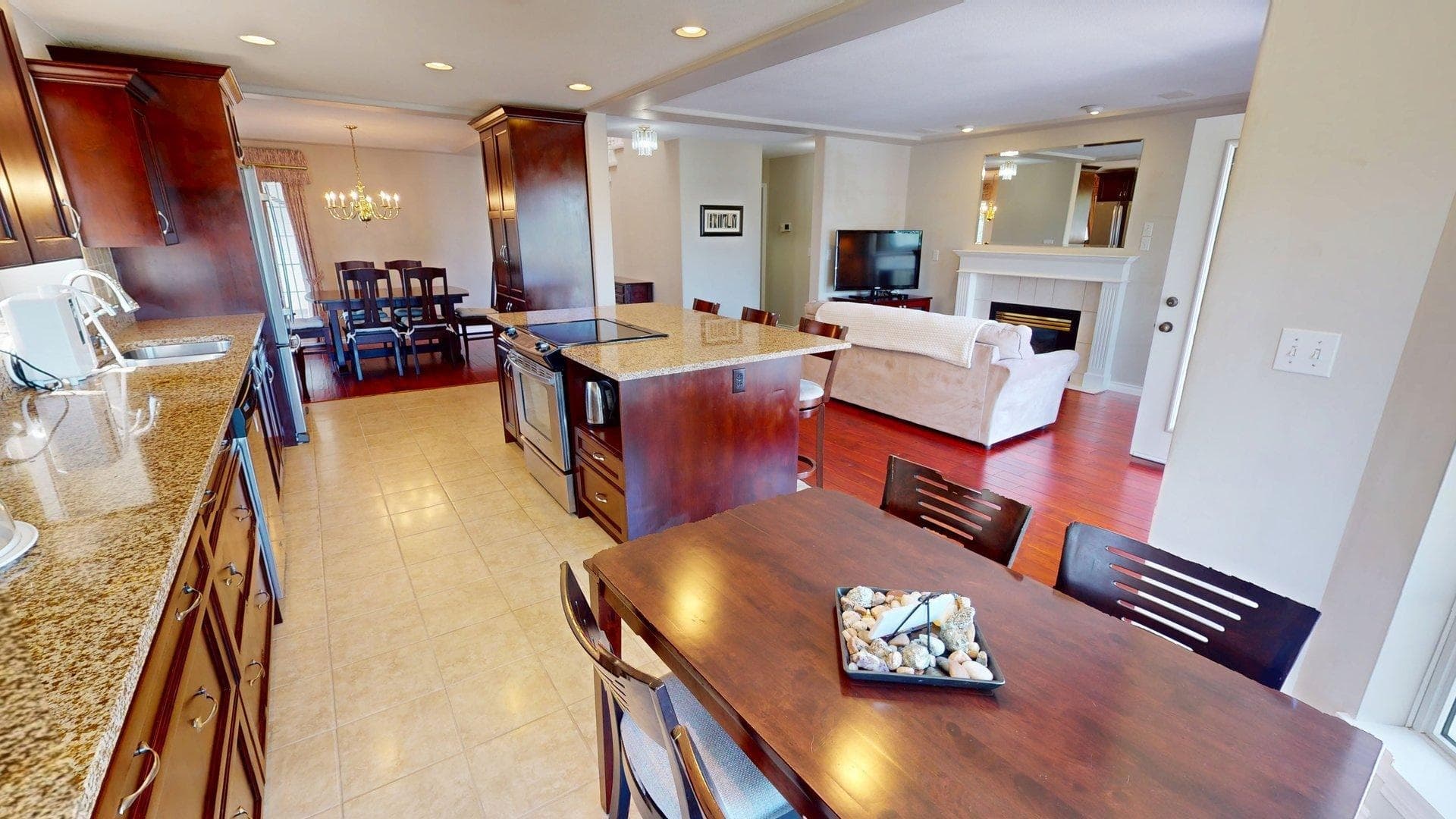 32767 Chilcotin Drive, Abbotsford, V2T 5S5 — photo 5