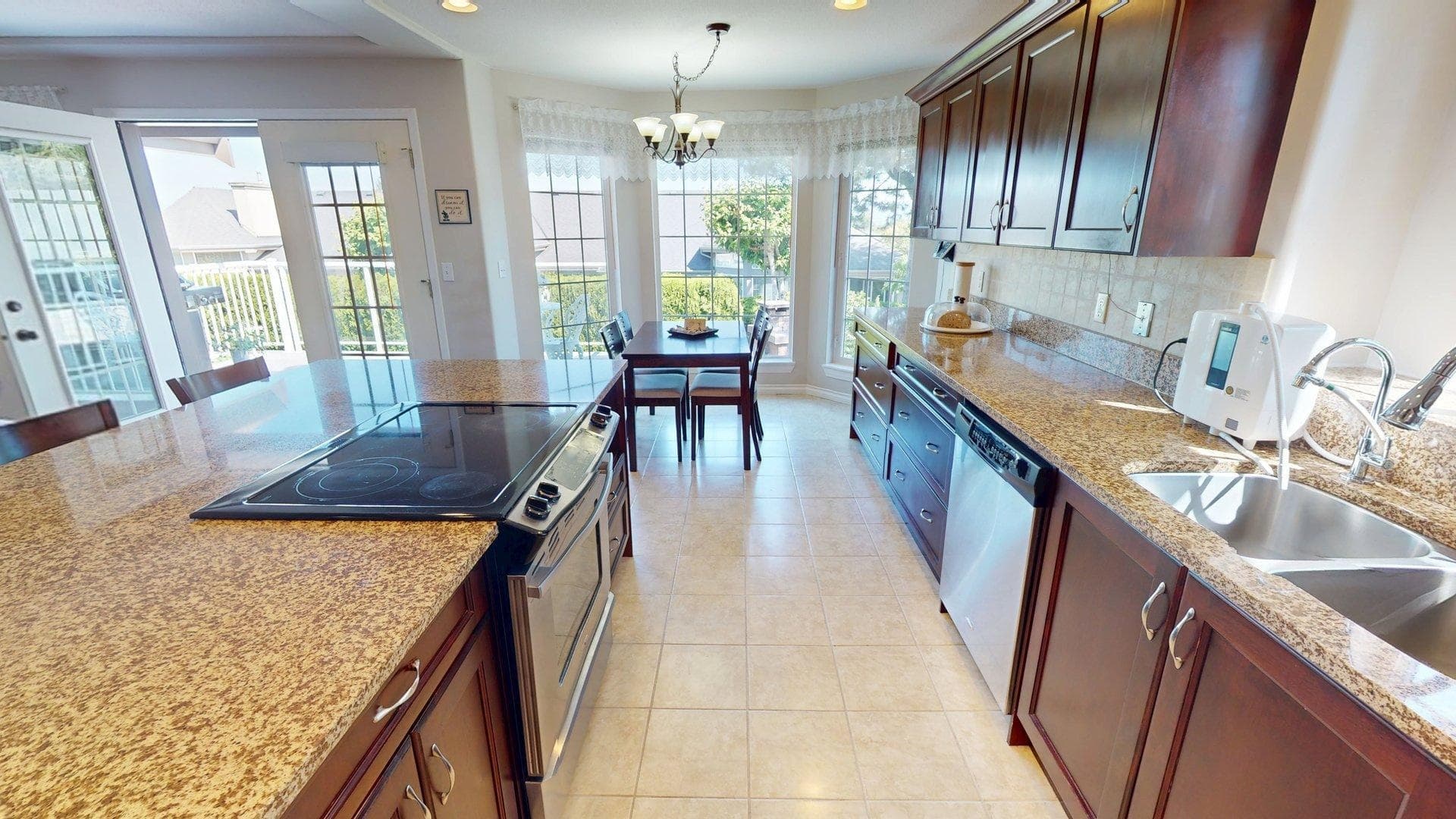 32767 Chilcotin Drive, Abbotsford, V2T 5S5 — photo 4