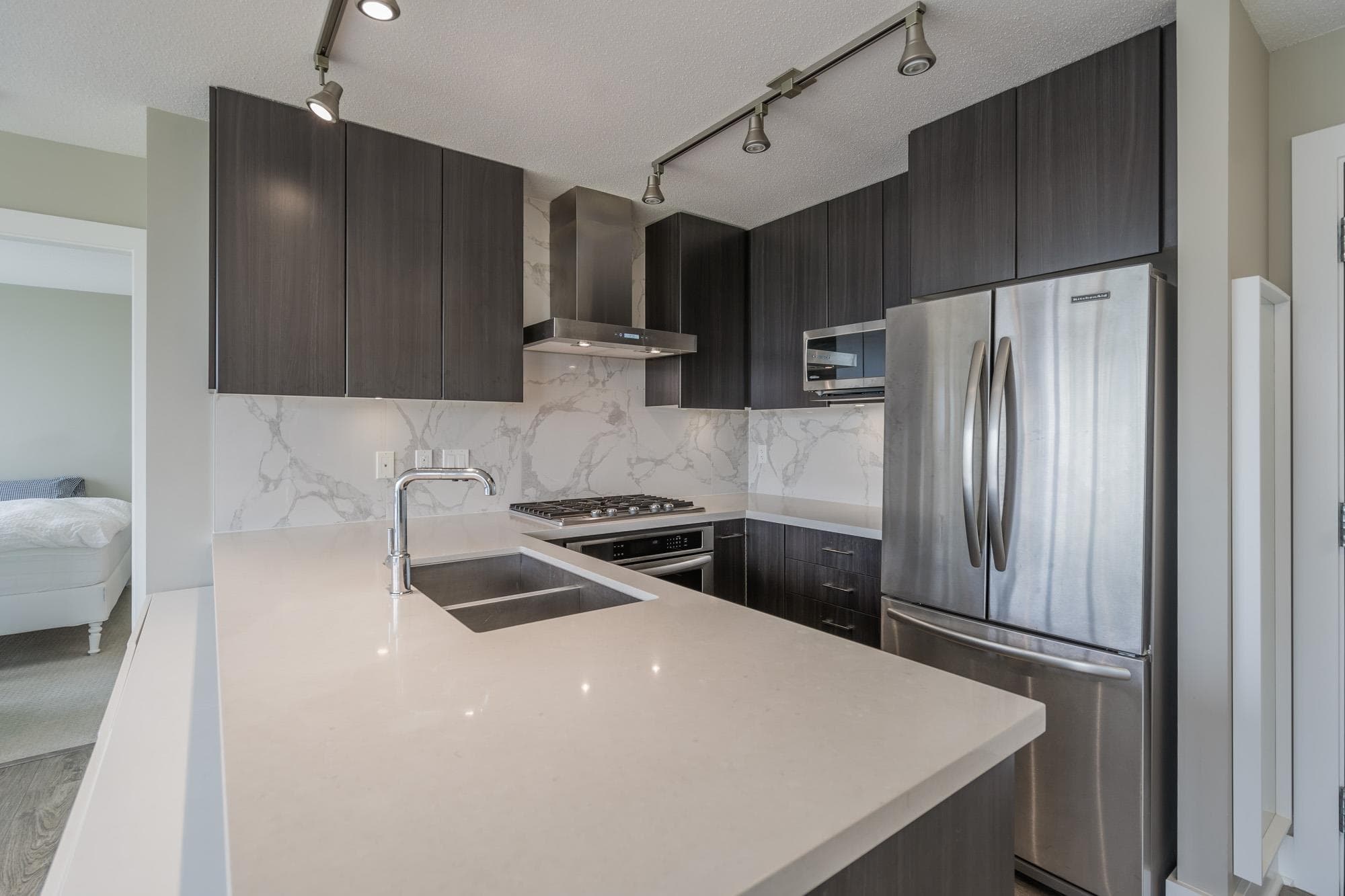 2009 - 4189 Halifax Street, Burnaby, V5C 0H9 — photo 3