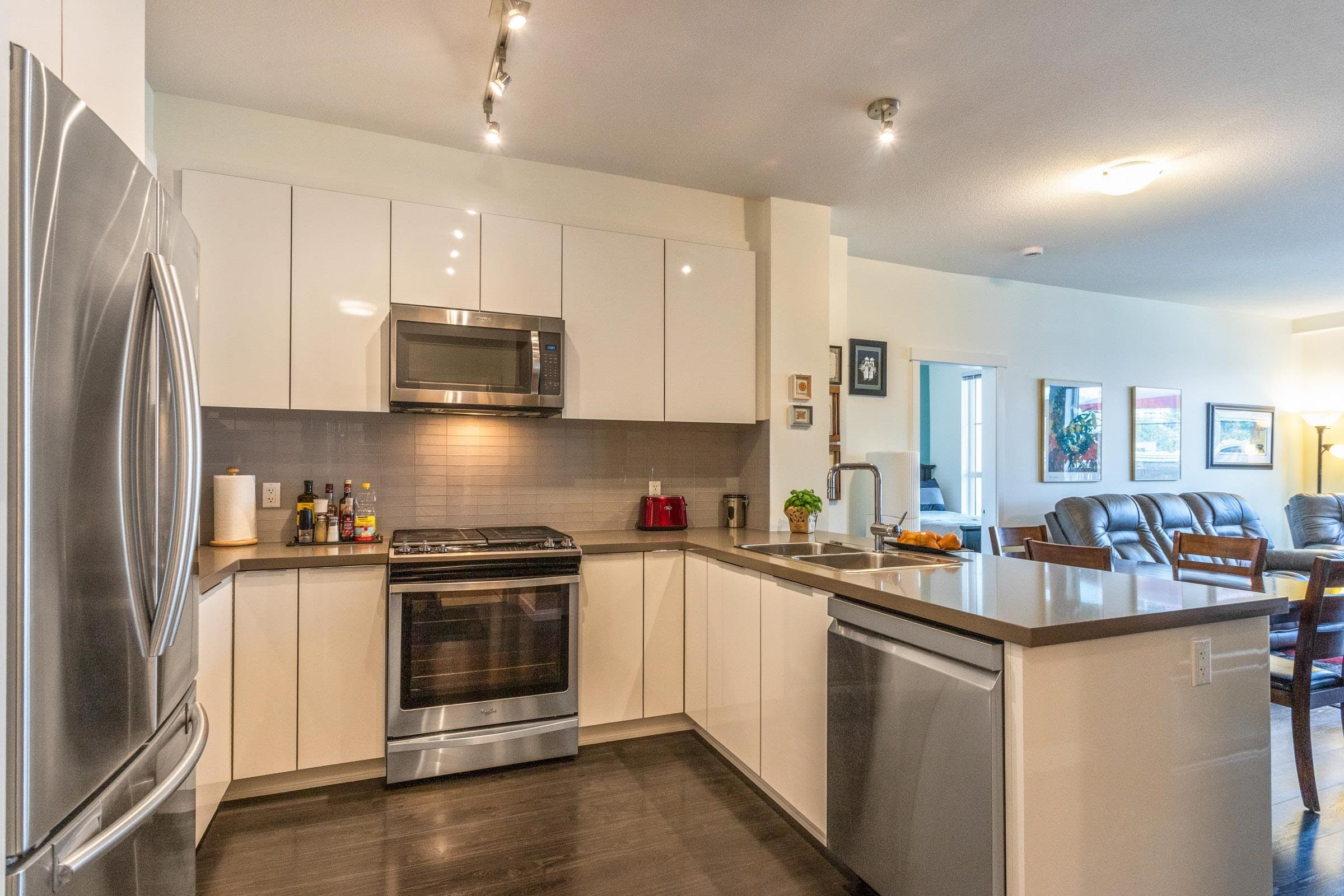 502 - 609 Cottonwood Avenue, Coquitlam, V3J 0H2 — photo 3