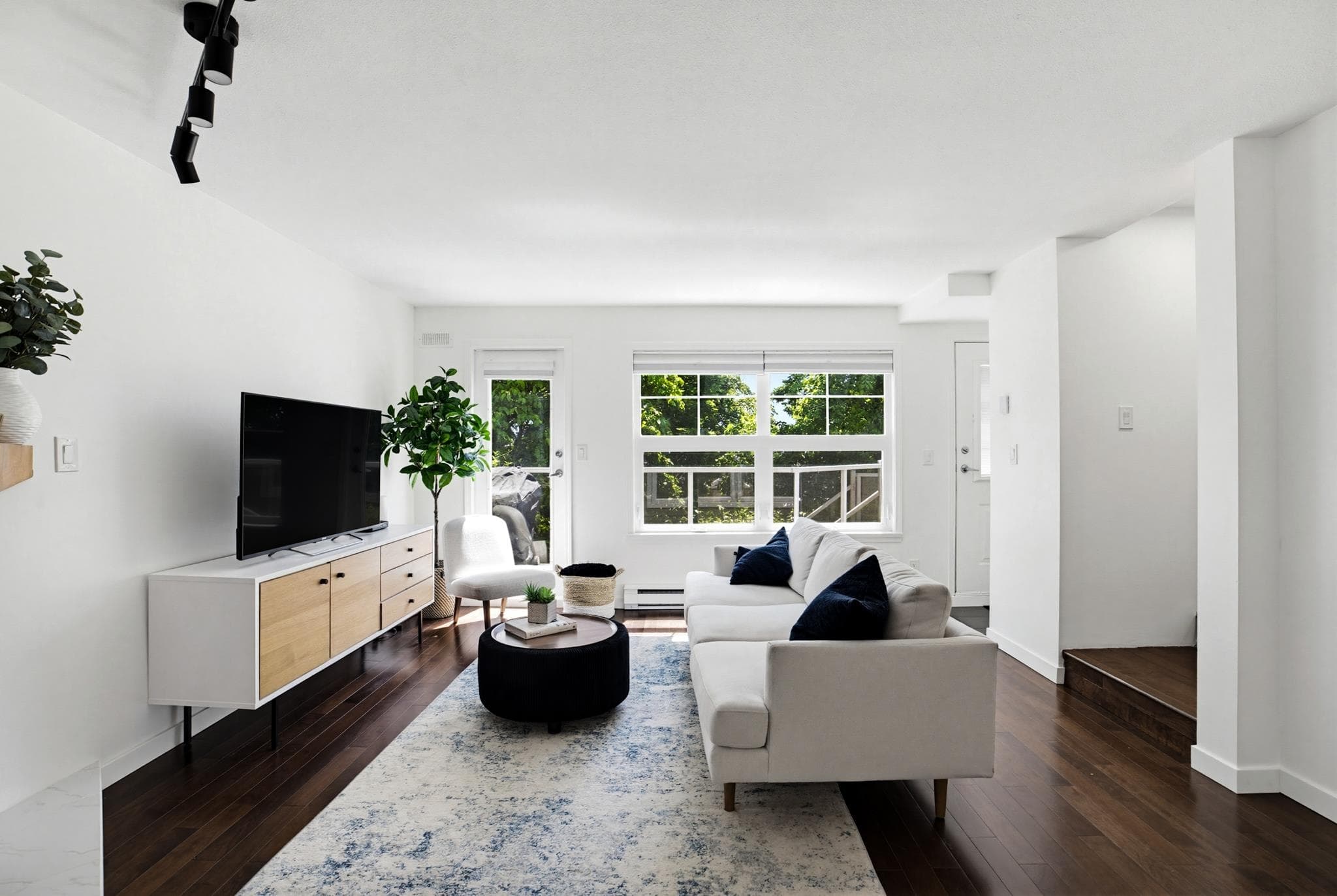 213 - 3787 Pender Street, Burnaby, V5C 2L2 — photo 3