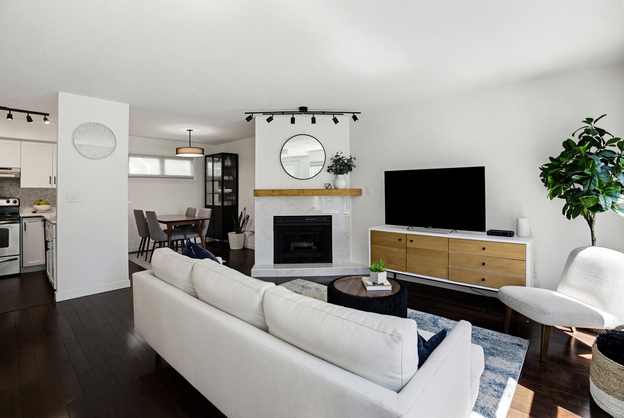 213 - 3787 Pender Street, Burnaby, V5C 2L2 — photo 4
