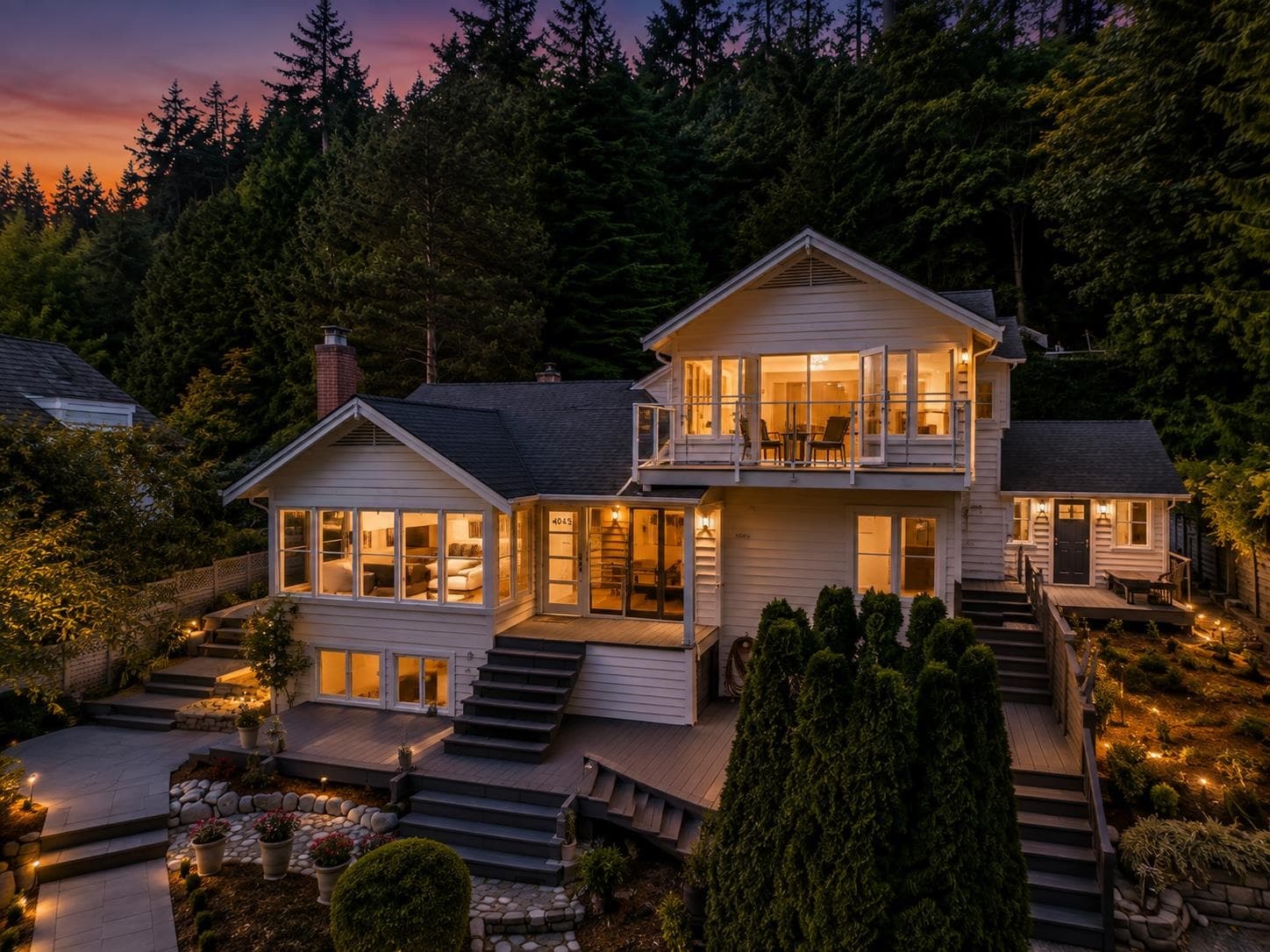 4043 Rose Crescent, West Vancouver, V7V 2N6 — photo 1