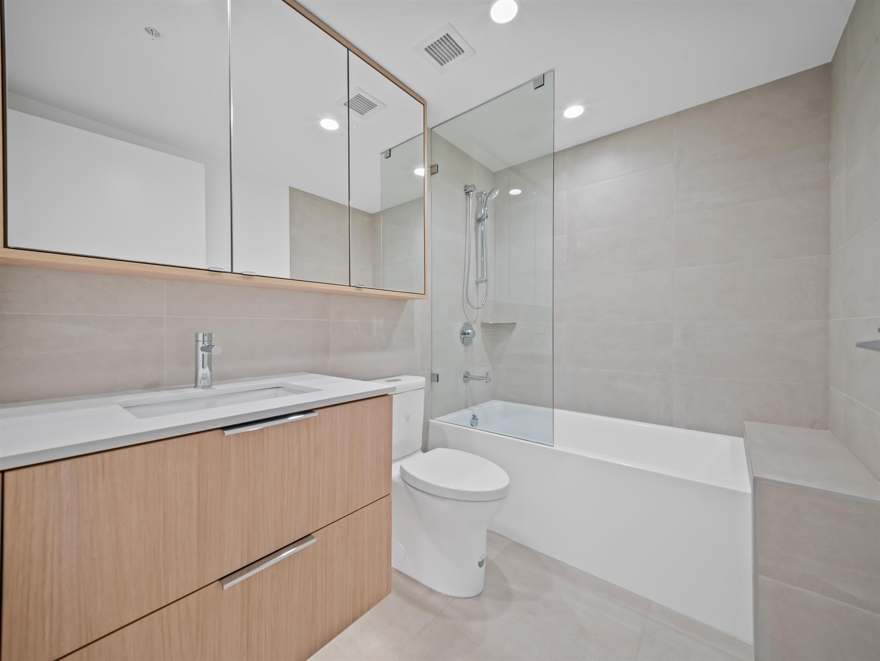3705 - 2135 Springer Avenue, Burnaby, V5B 0C1 — photo 4