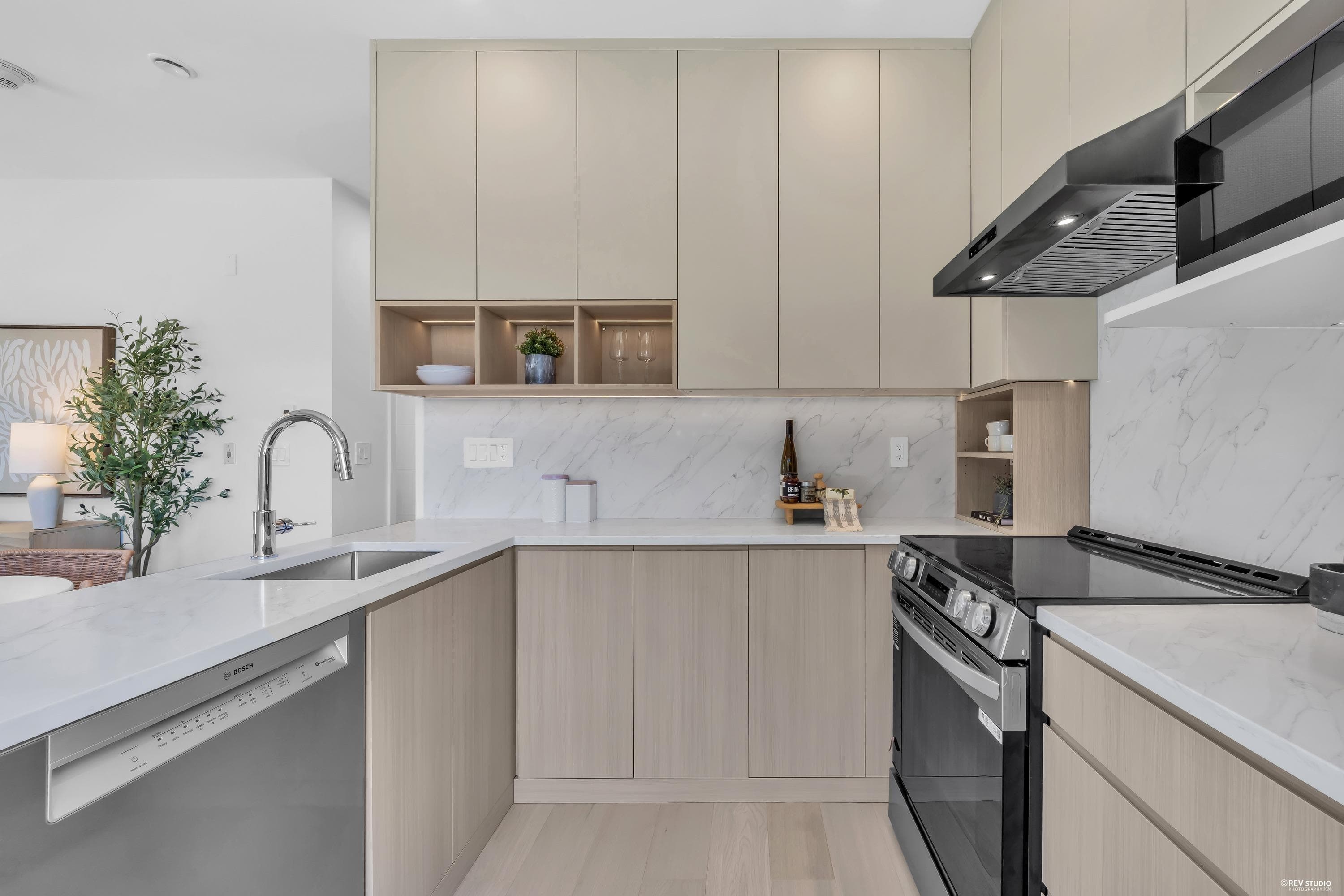 2 - 3800 Pender Street, Burnaby, V5C 2L5 — photo 5