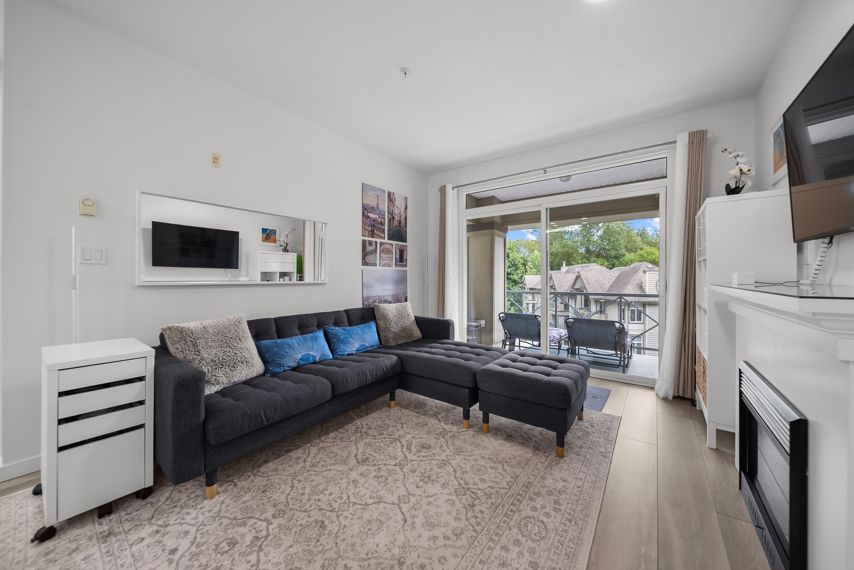 418 - 33318 E Bourquin Crescent, Abbotsford, V2S 0A6 — photo 1