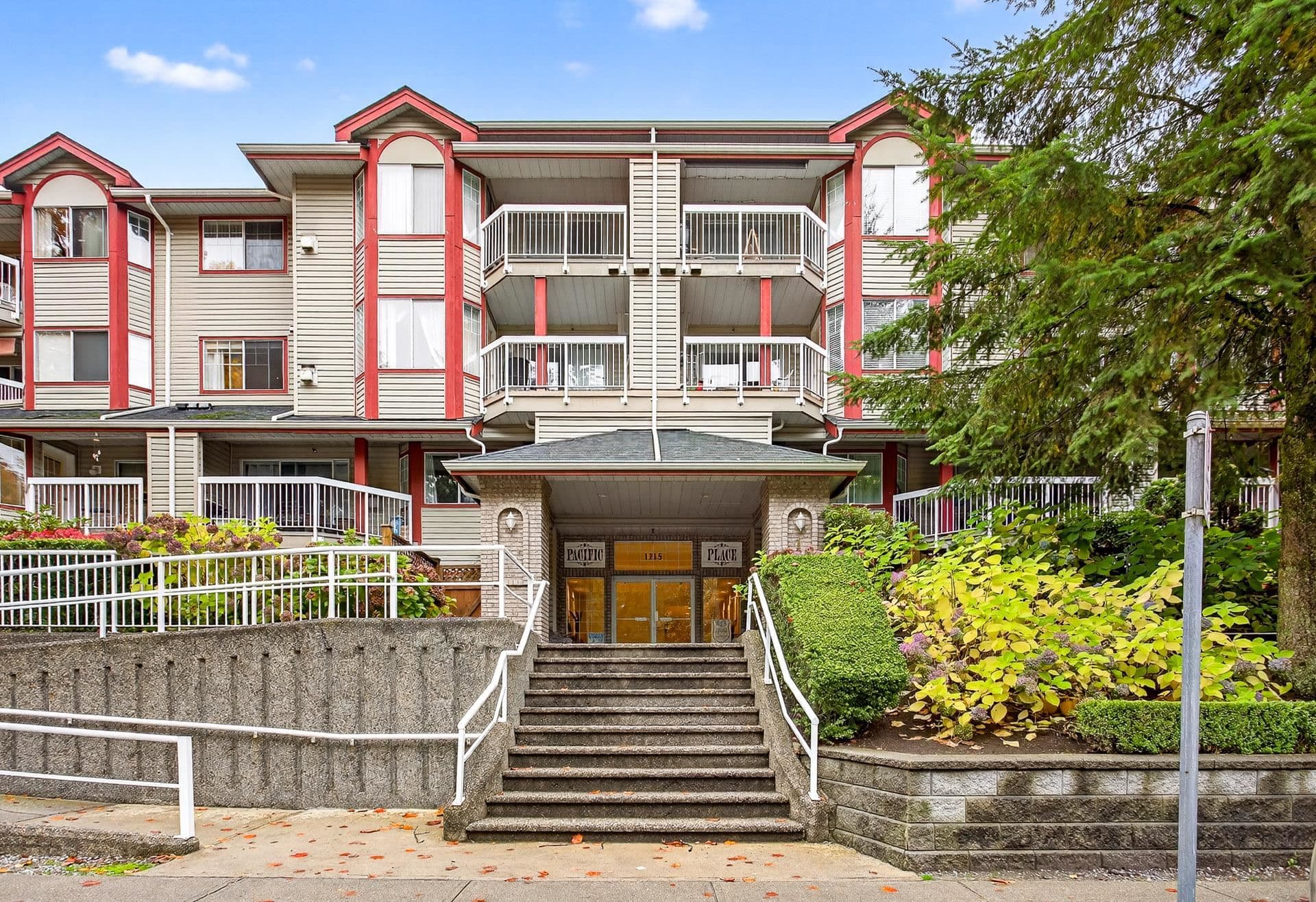 107 - 1215 Pacific Street, Coquitlam, V3B 7M4 — photo 1