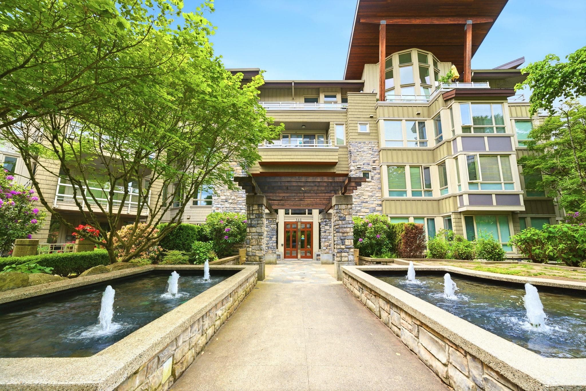 318 - 560 Raven Woods Drive, North Vancouver, V7G 2T3 — photo 2