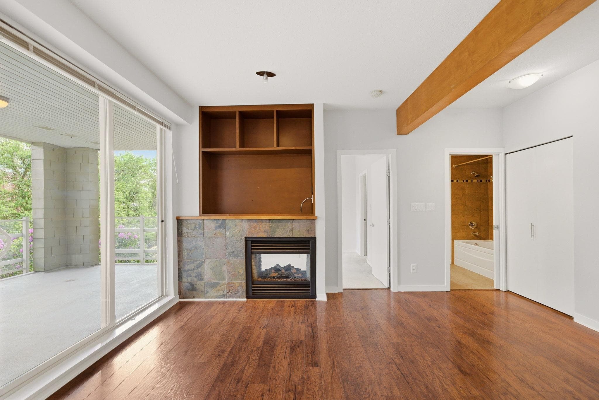 318 - 560 Raven Woods Drive, North Vancouver, V7G 2T3 — photo 3