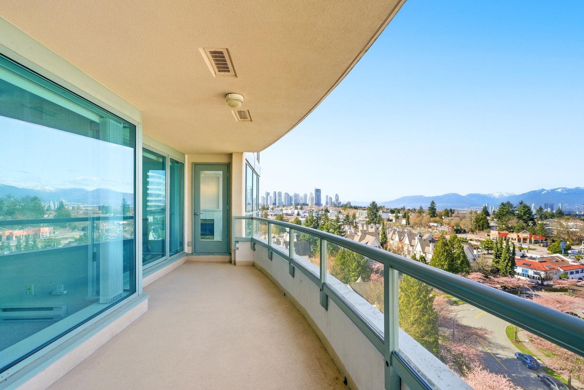 1003 - 6622 Southoaks Crescent, Burnaby, V5E 4K2 — photo 1