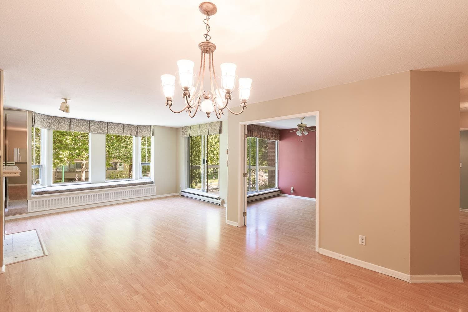 208 - 1695 Augusta Avenue, Burnaby, V5A 4S8 — photo 3