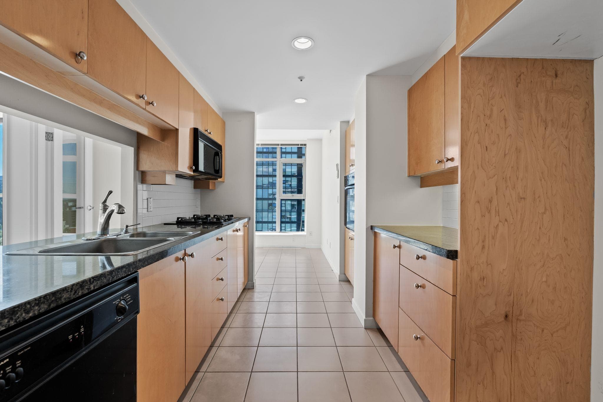 1803 - 1710 Bayshore Drive, Vancouver, V6G 3G4 — photo 5