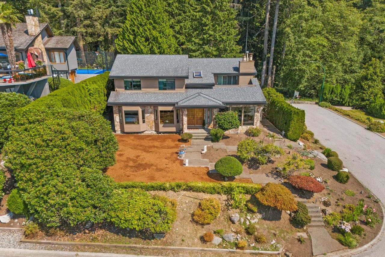 2008 Blairview Avenue, North Vancouver, V7H 2N4 — photo 1