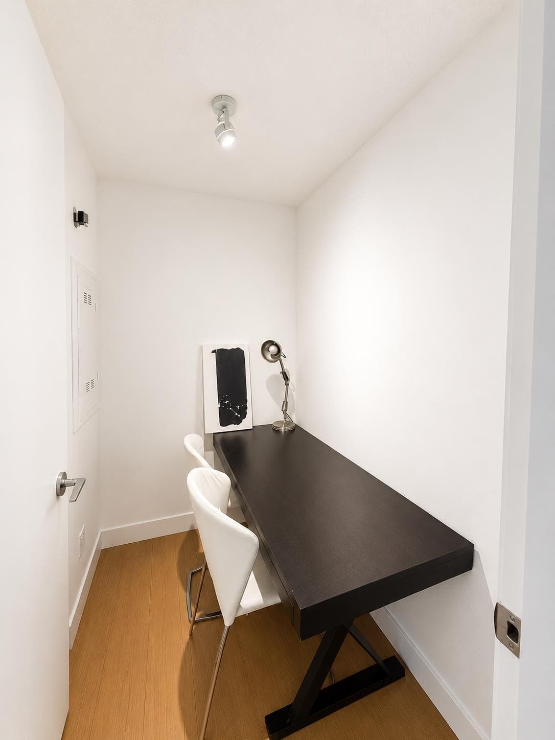 702 - 1325 Rolston Street, Vancouver, V6B 0M2 — photo 5