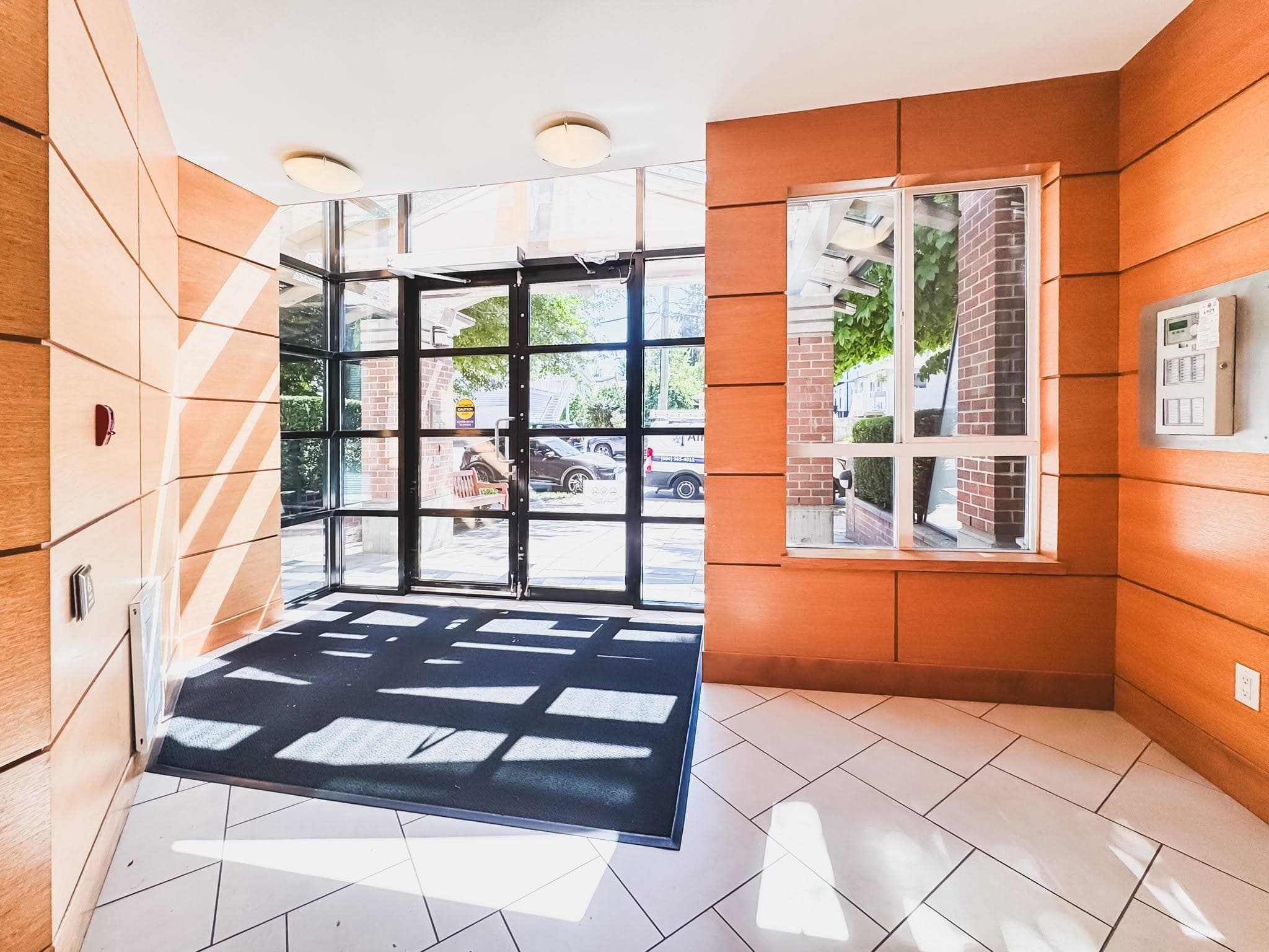 210 - 3651 Foster Avenue, Vancouver, V5R 0A2 — photo 2