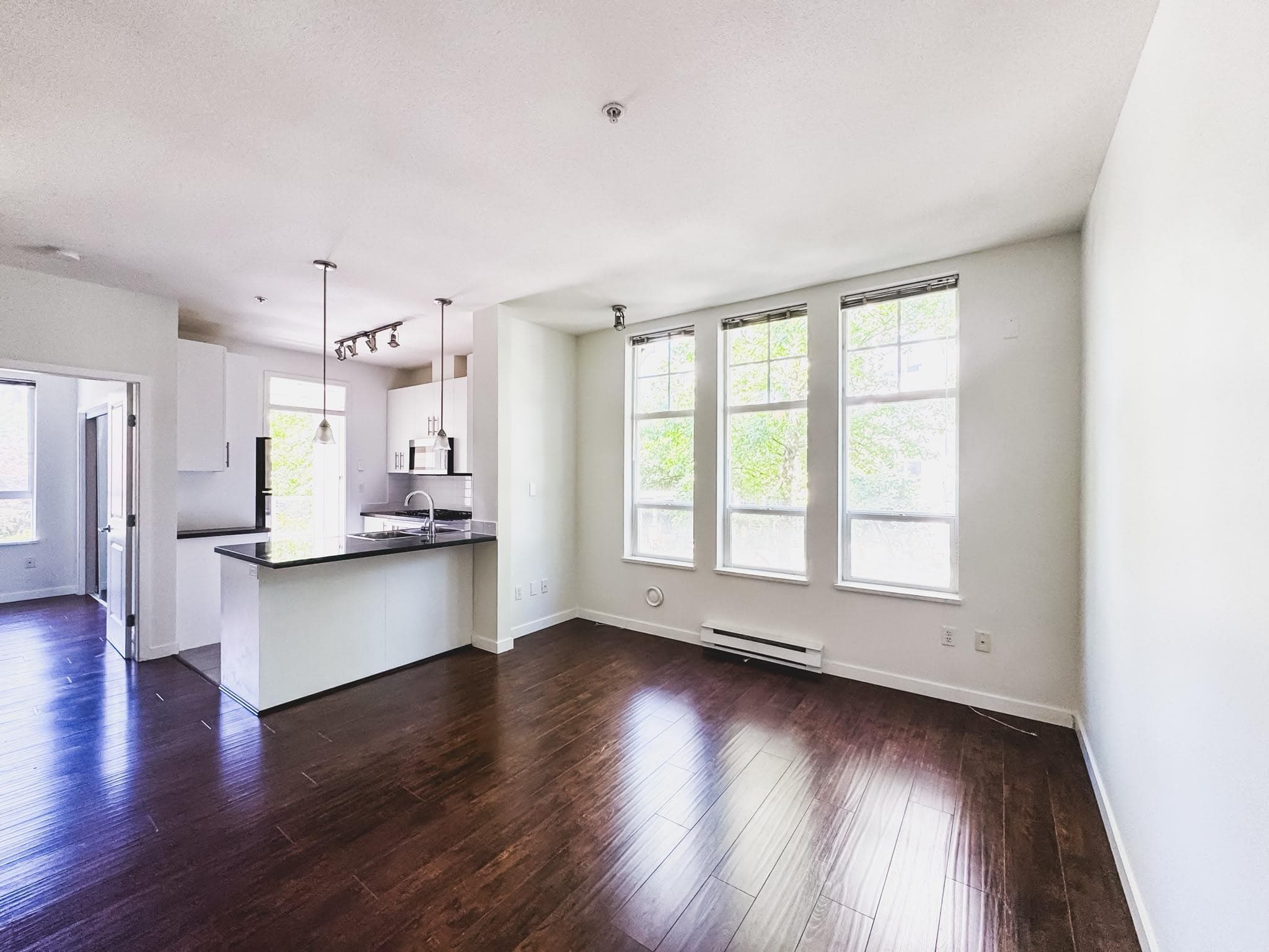 210 - 3651 Foster Avenue, Vancouver, V5R 0A2 — photo 3