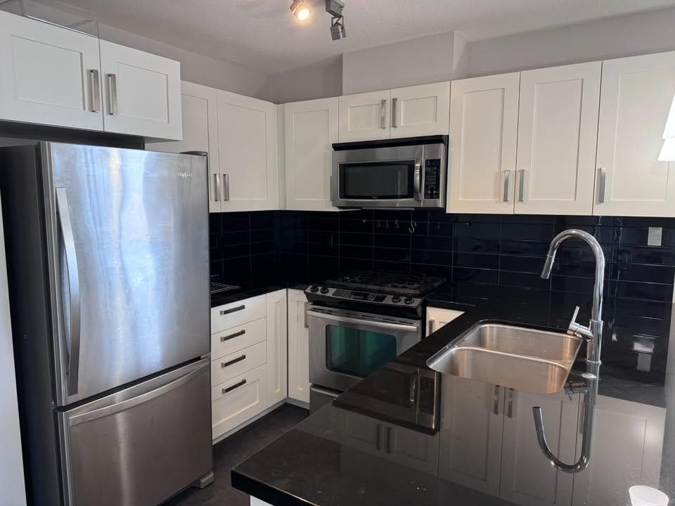 2202 - 2133 Douglas Rd, Burnaby, V5C 0E9 — photo 2