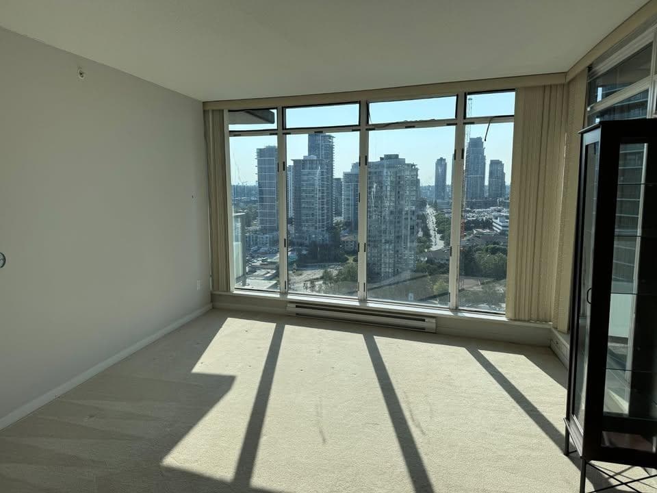 2202 - 2133 Douglas Rd, Burnaby, V5C 0E9 — photo 5