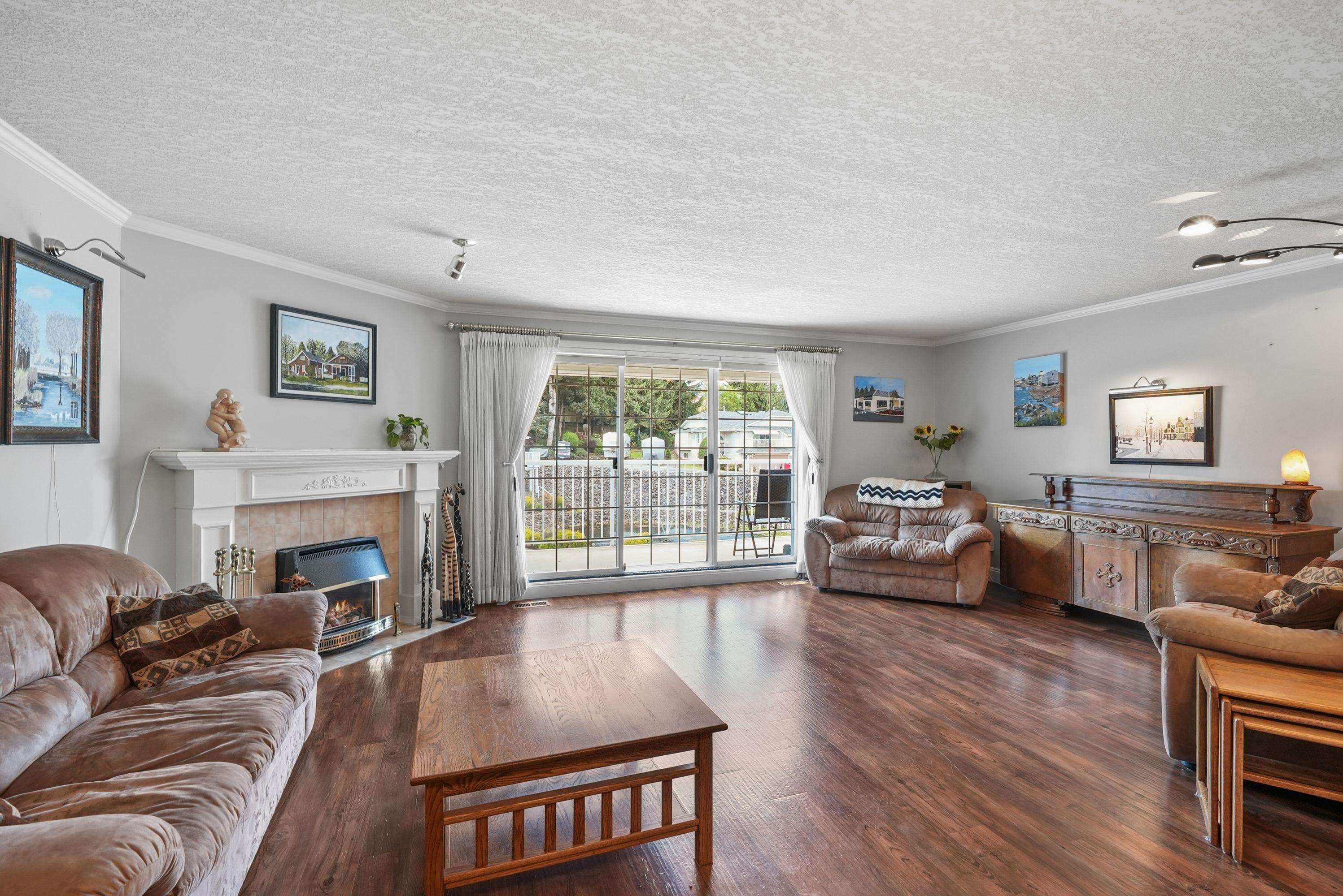 2 - 32925 Maclure Road, Abbotsford, V2S 7V8 — photo 2