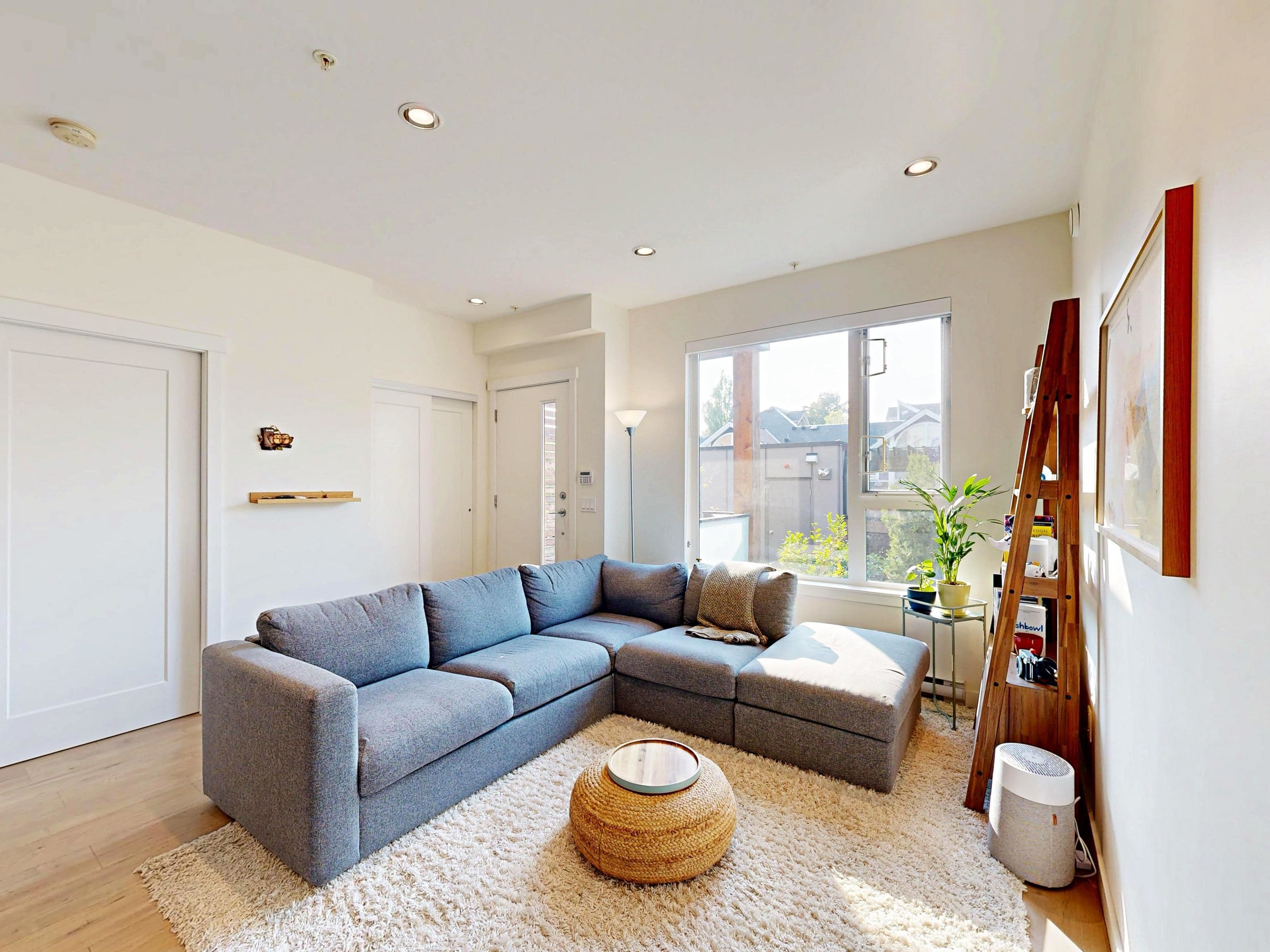 4527 Earles Street, Vancouver, V5R 3R1 — photo 1