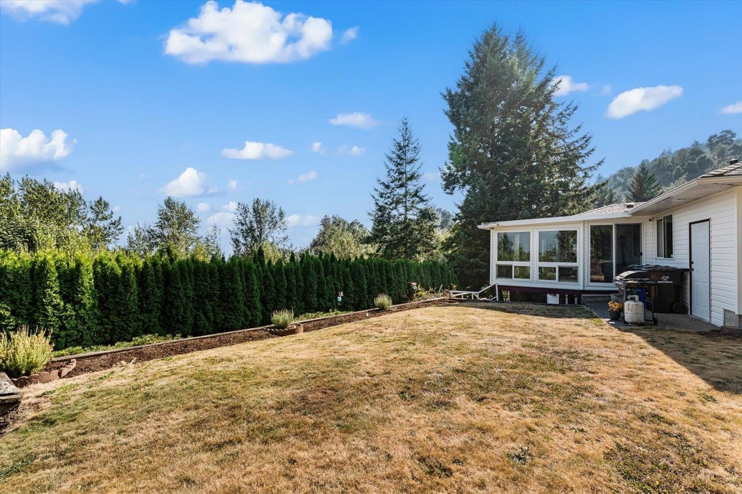 8570 Primrose Drive, Chilliwack, V2R 4A3 — photo 4