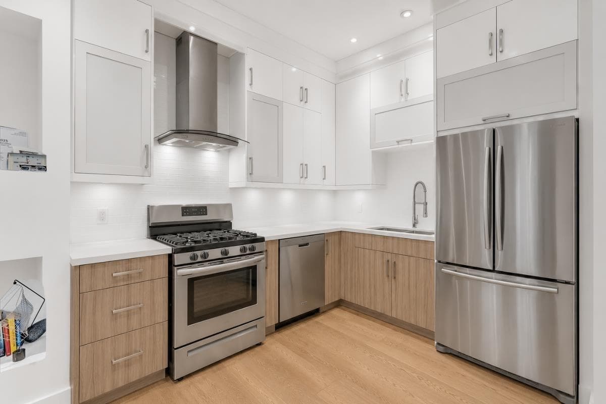 2 - 1136 E Pender Street, Vancouver, V6A 1W5 — photo 2