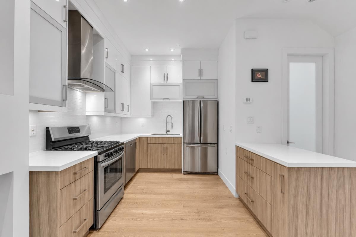 2 - 1136 E Pender Street, Vancouver, V6A 1W5 — photo 3